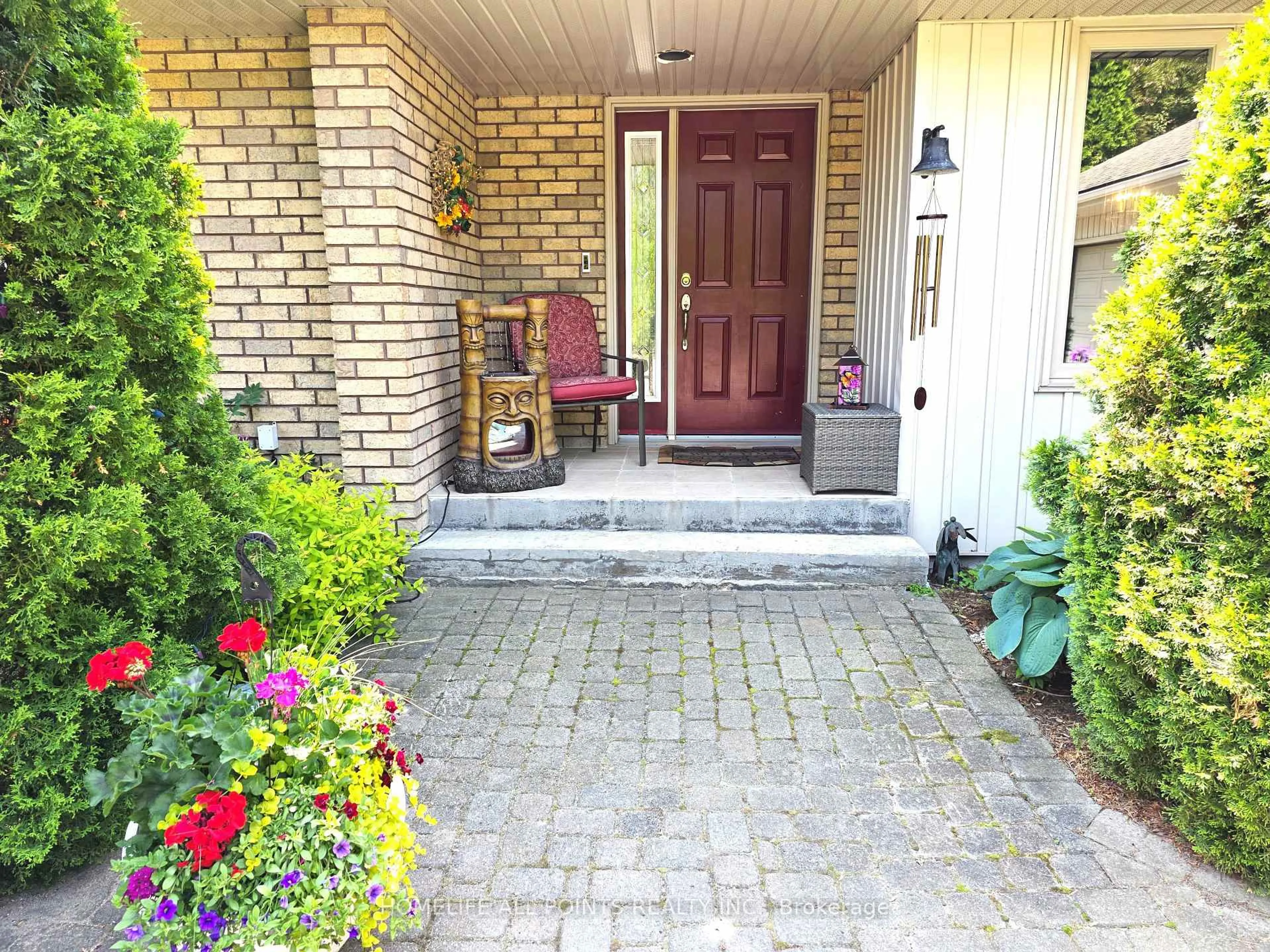Indoor entryway for 7190 93 Highway, Tiny Ontario L0K 2E1