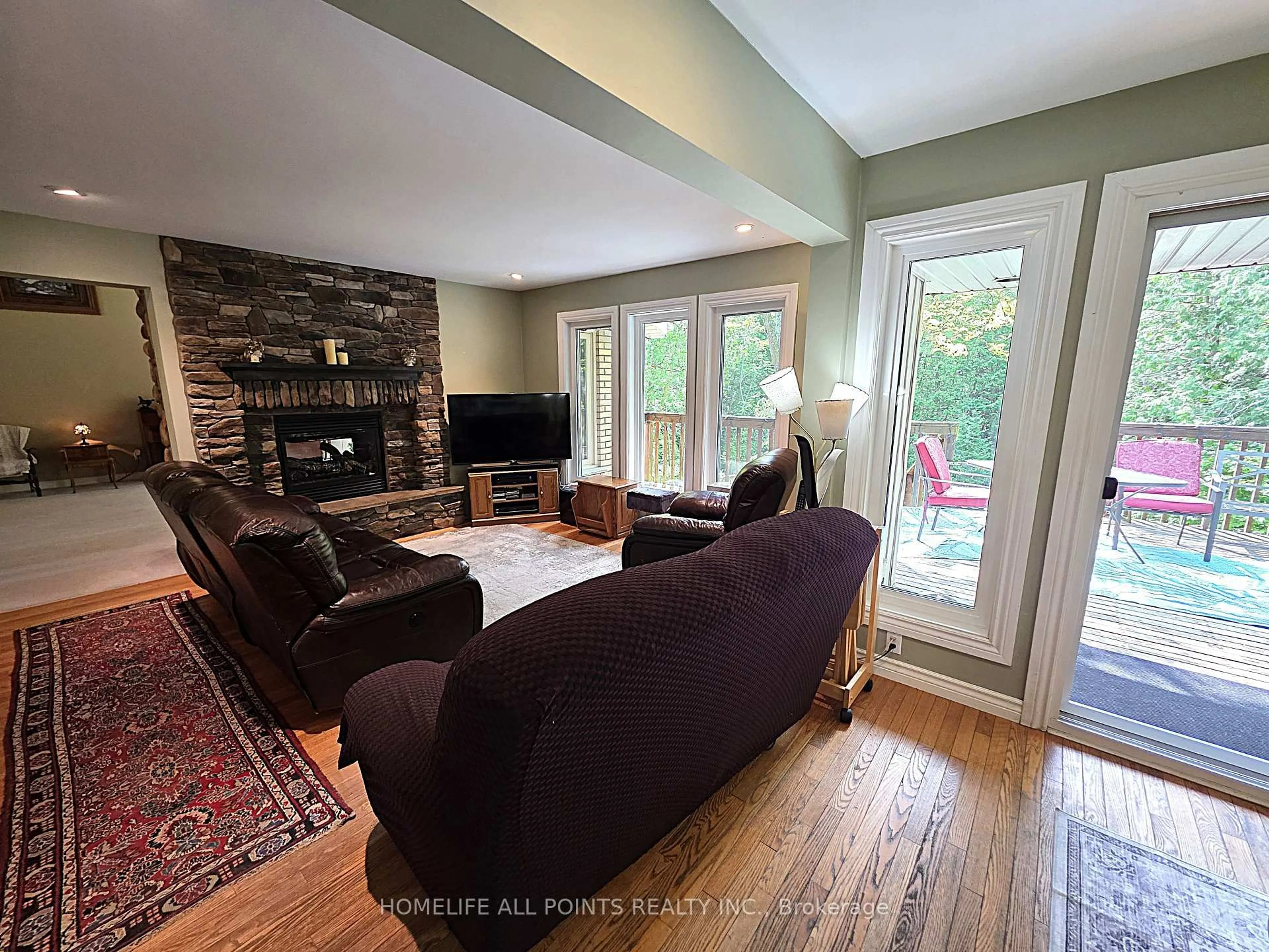 Living room with furniture, unknown for 7190 93 Highway, Tiny Ontario L0K 2E1