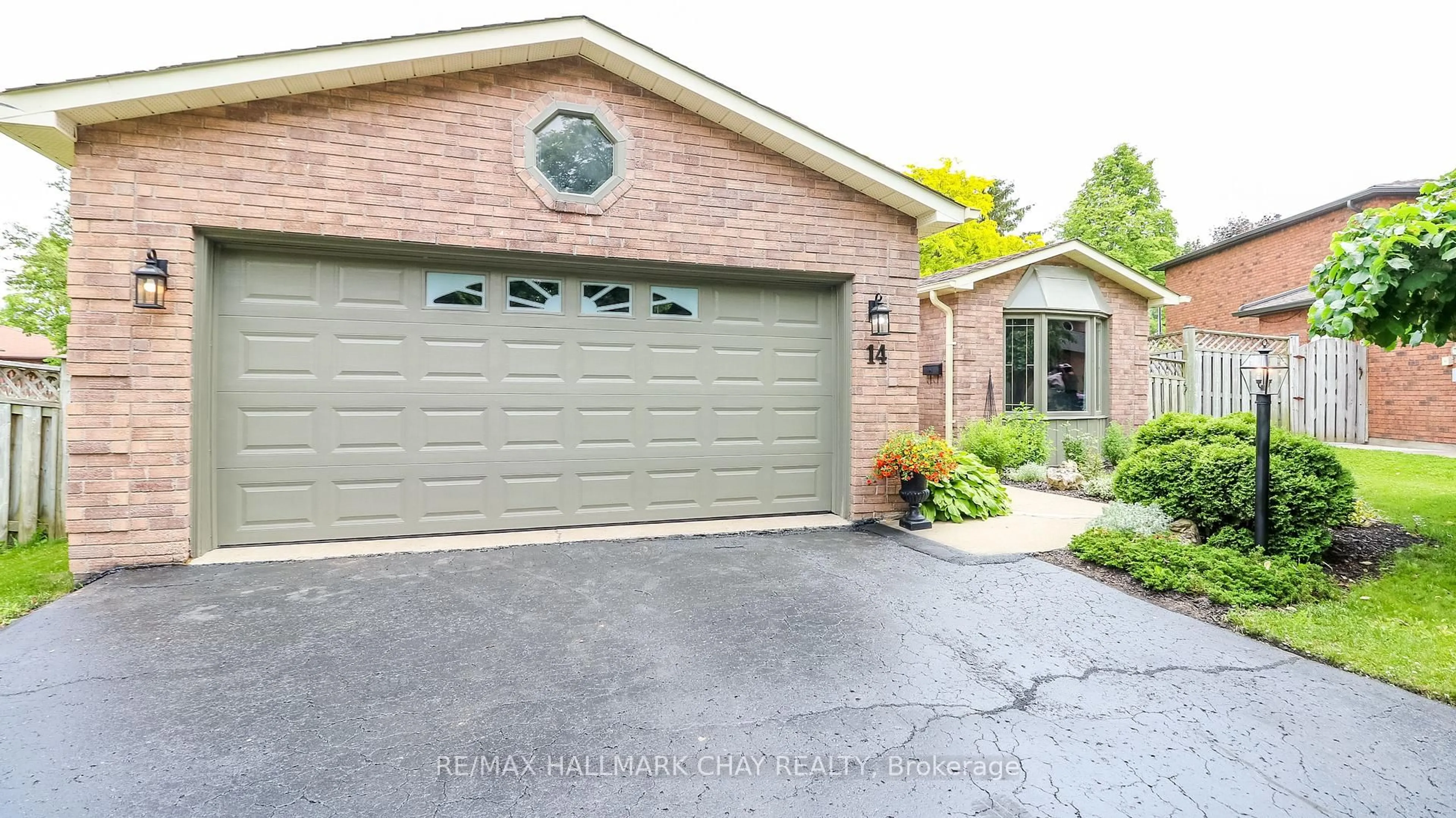Home with brick exterior material, street for 14 Autumn Lane, Barrie Ontario L4N 6G8