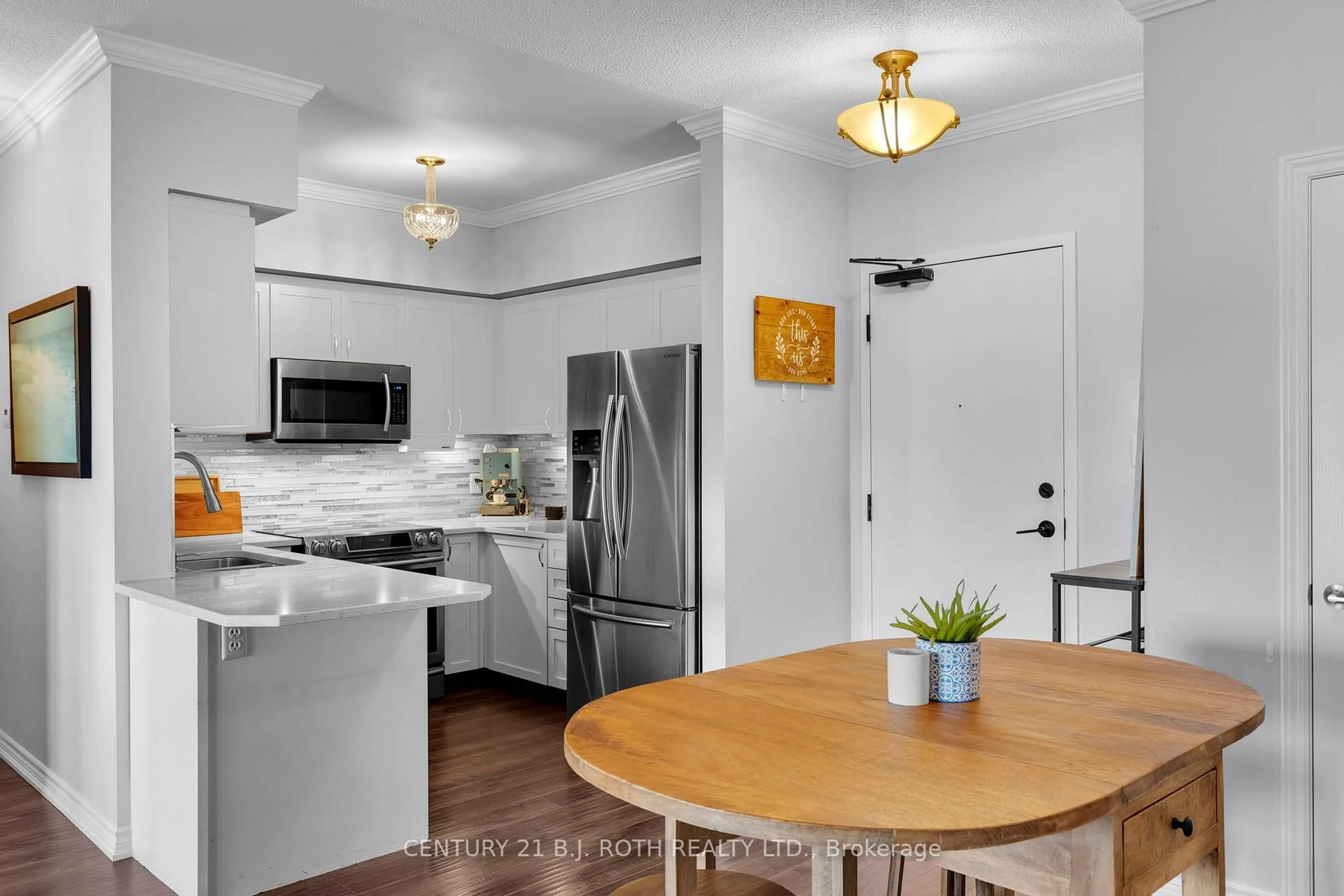Open concept kitchen, unknown for 100 Dean Ave #307, Barrie Ontario L9J 0H1