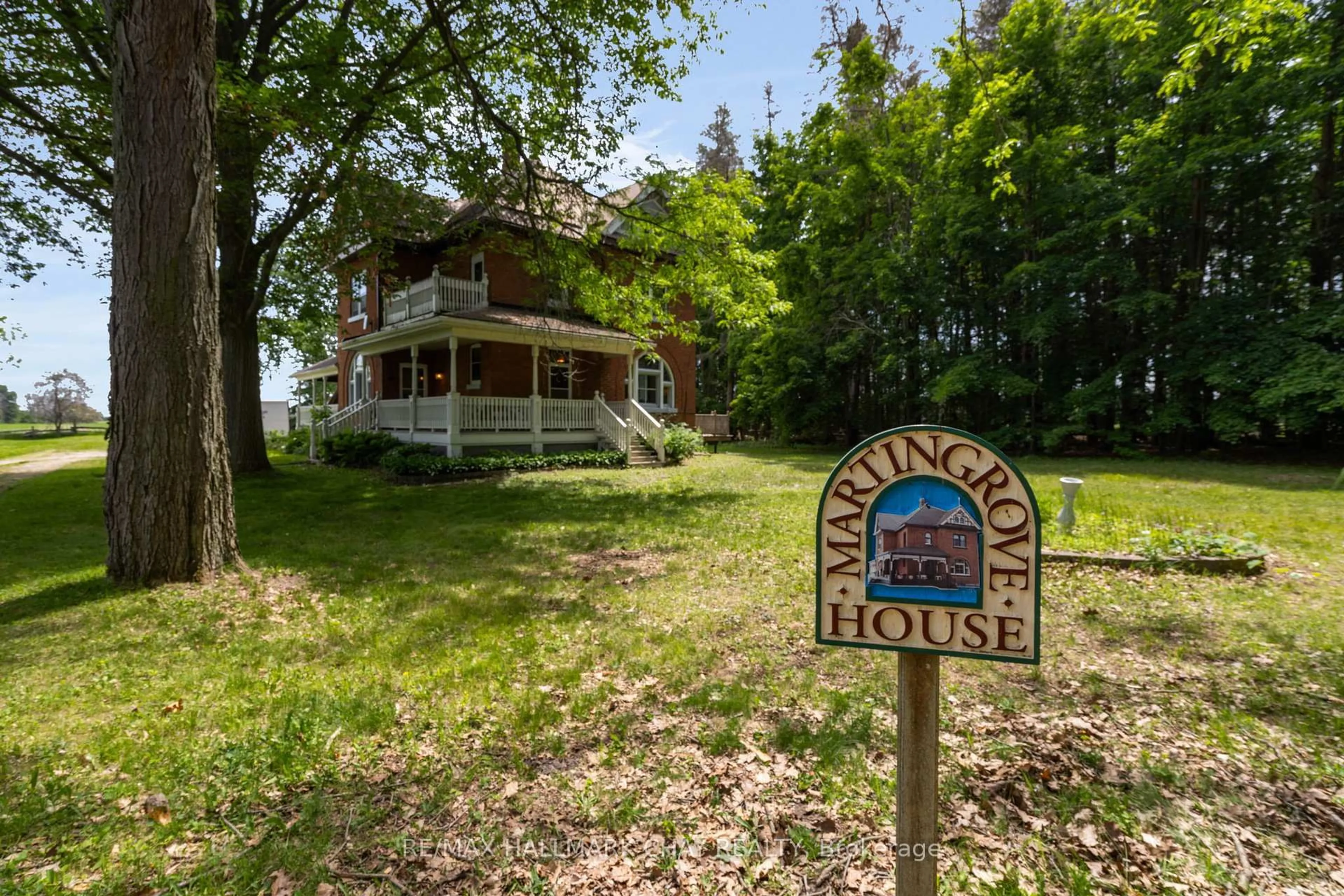 A pic from outside/outdoor area/front of a property/back of a property/a pic from drone, unknown for 1407 Flos 8 Rd, Springwater Ontario L0L 1P0