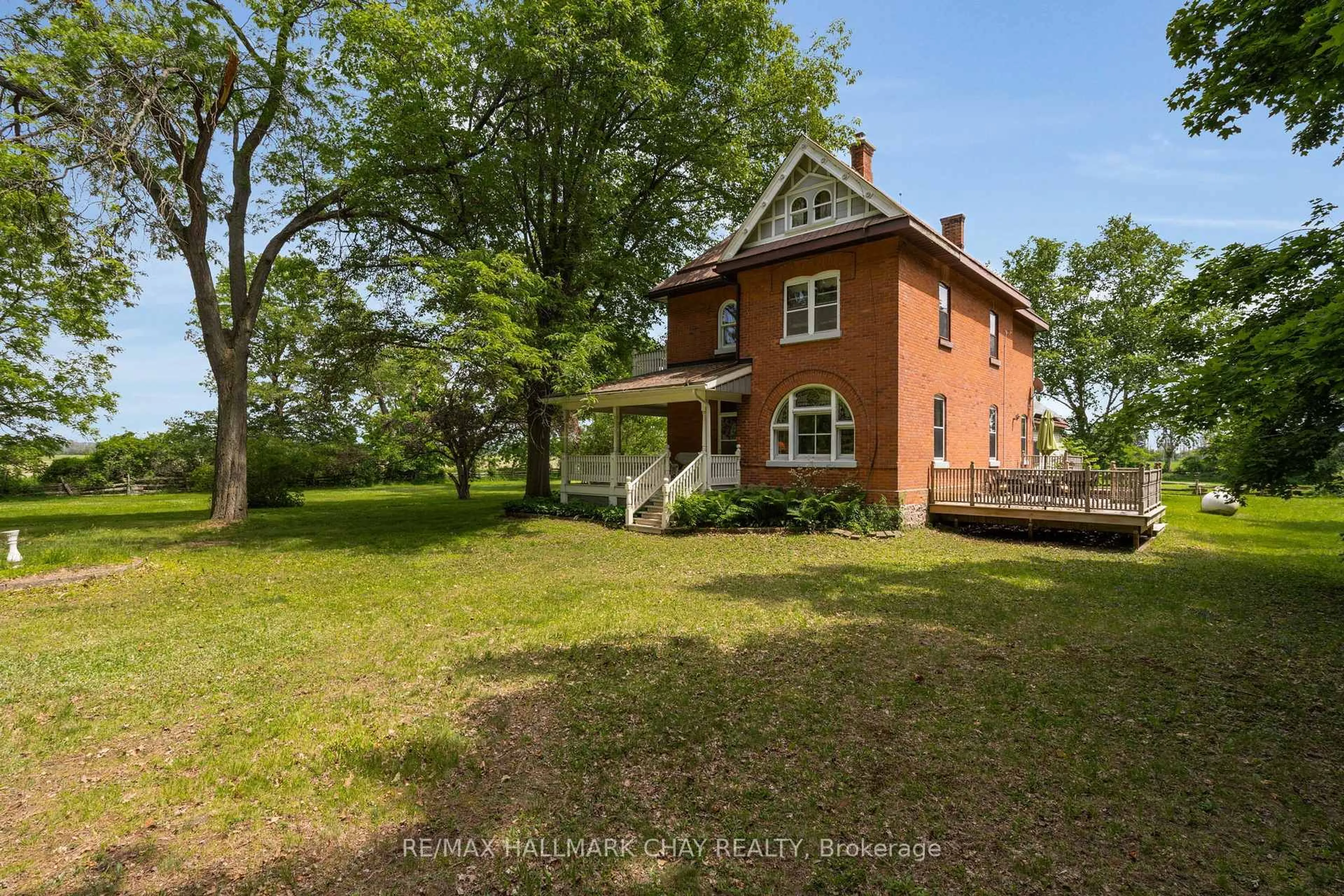 A pic from outside/outdoor area/front of a property/back of a property/a pic from drone, building for 1407 Flos 8 Rd, Springwater Ontario L0L 1P0