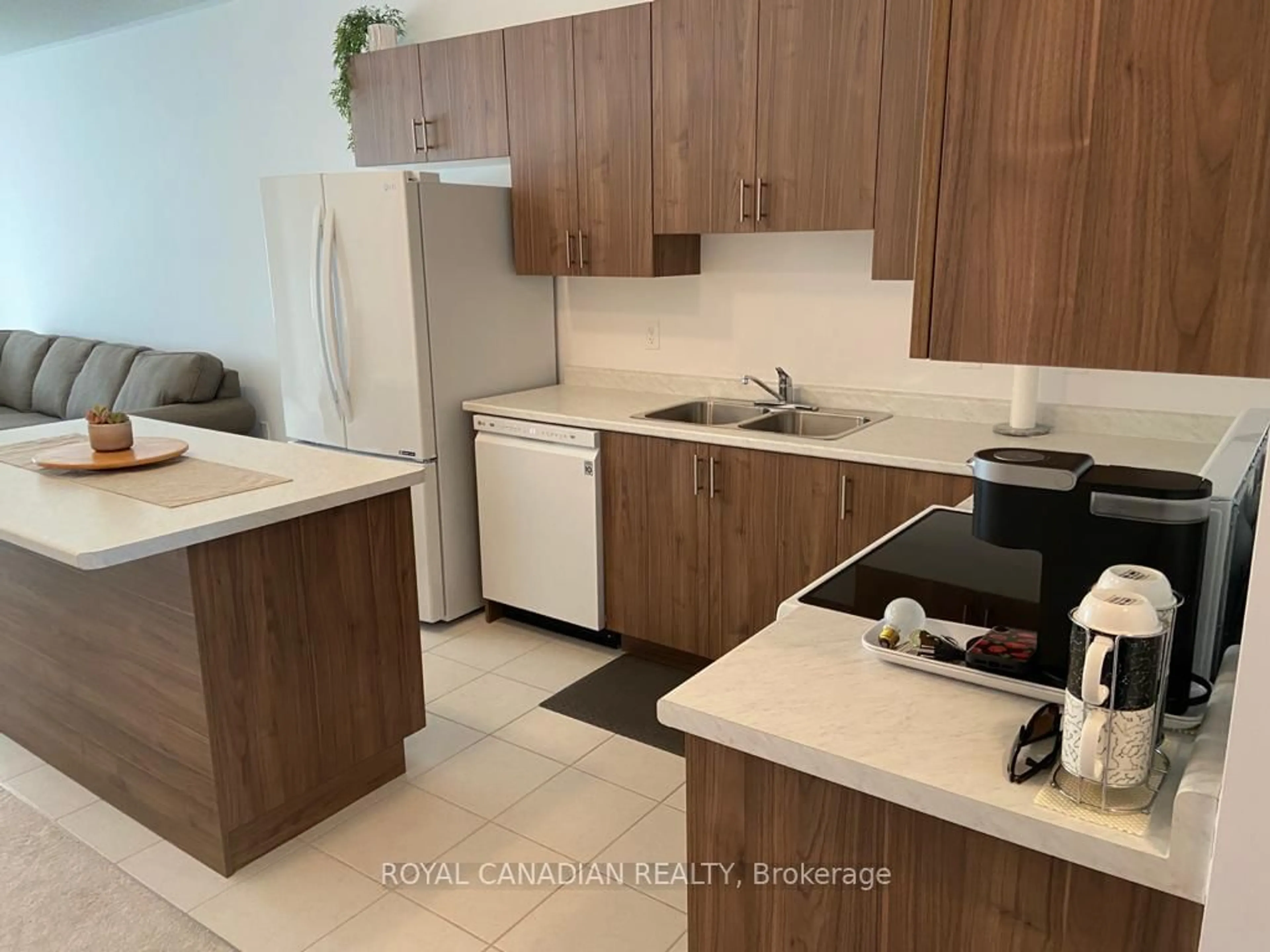 Unknown for 102 Isabella Dr, Orillia Ontario L3V 8K7