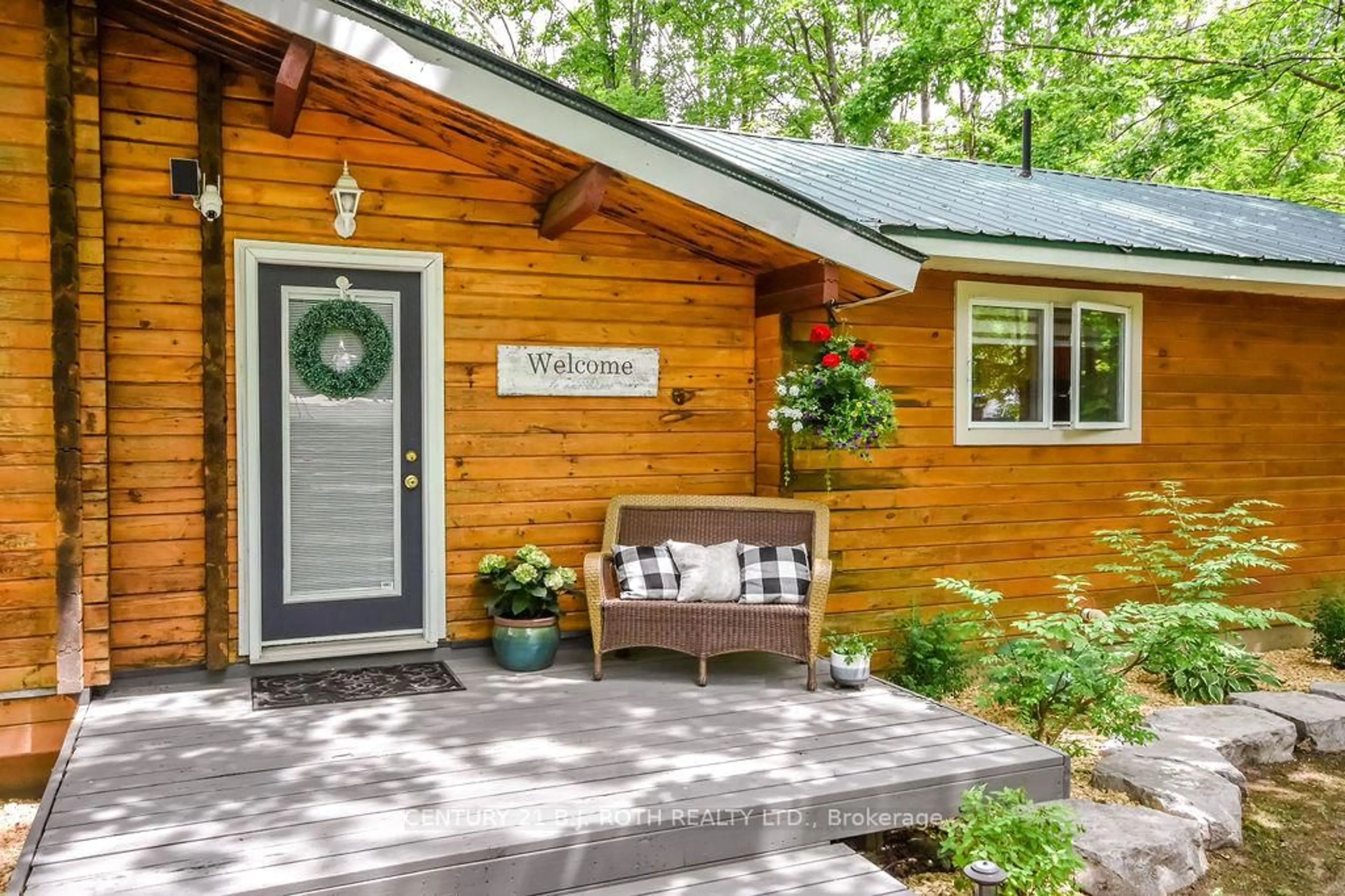 Home with vinyl exterior material, unknown for 56 Slalom Dr, Oro-Medonte Ontario L0K 1N0
