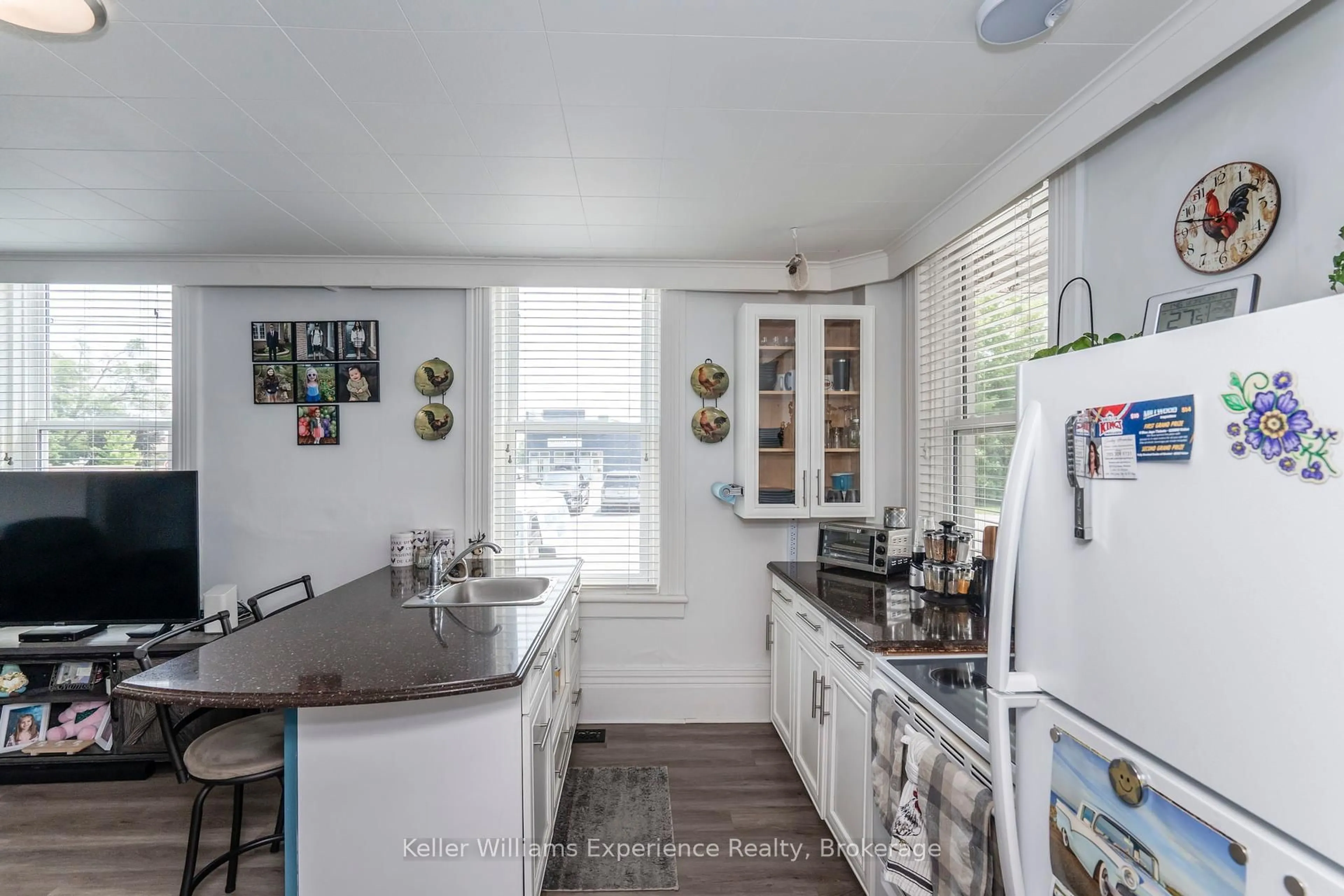 Open concept kitchen, unknown for 20 Yonge St, Springwater Ontario L0L 1P0
