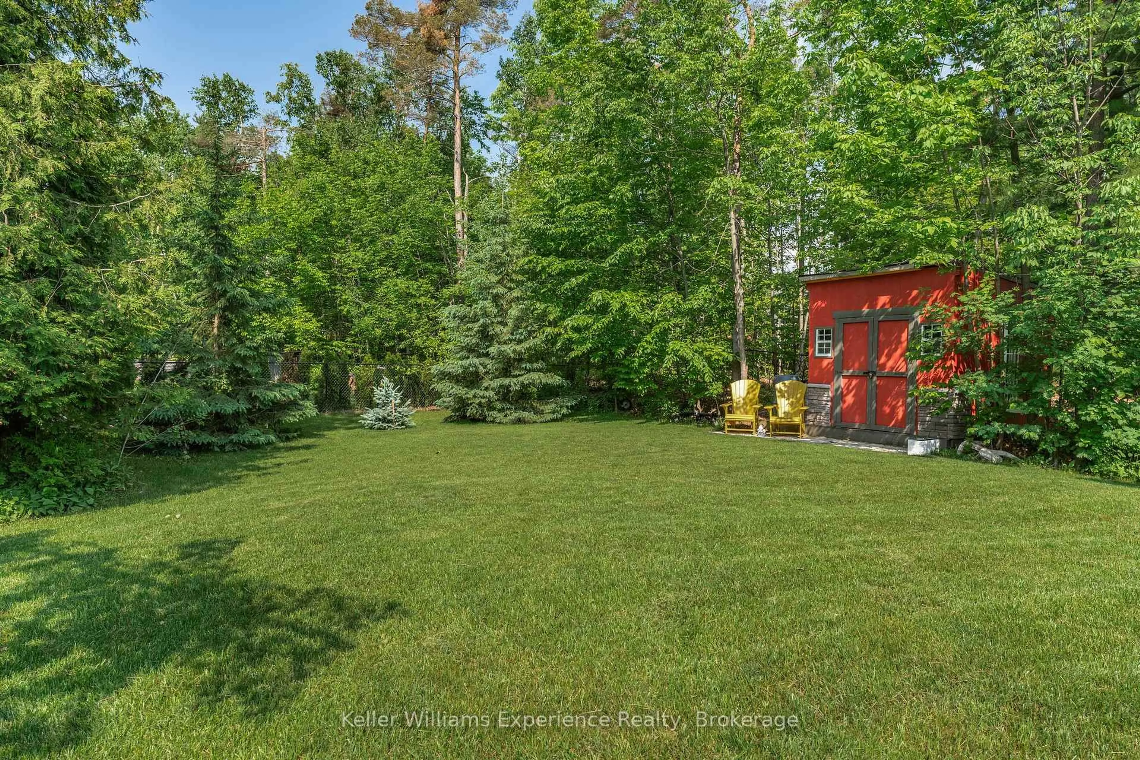A pic from outside/outdoor area/front of a property/back of a property/a pic from drone, forest/trees view for 2176 Elana Dr, Severn Ontario L3V 0C2
