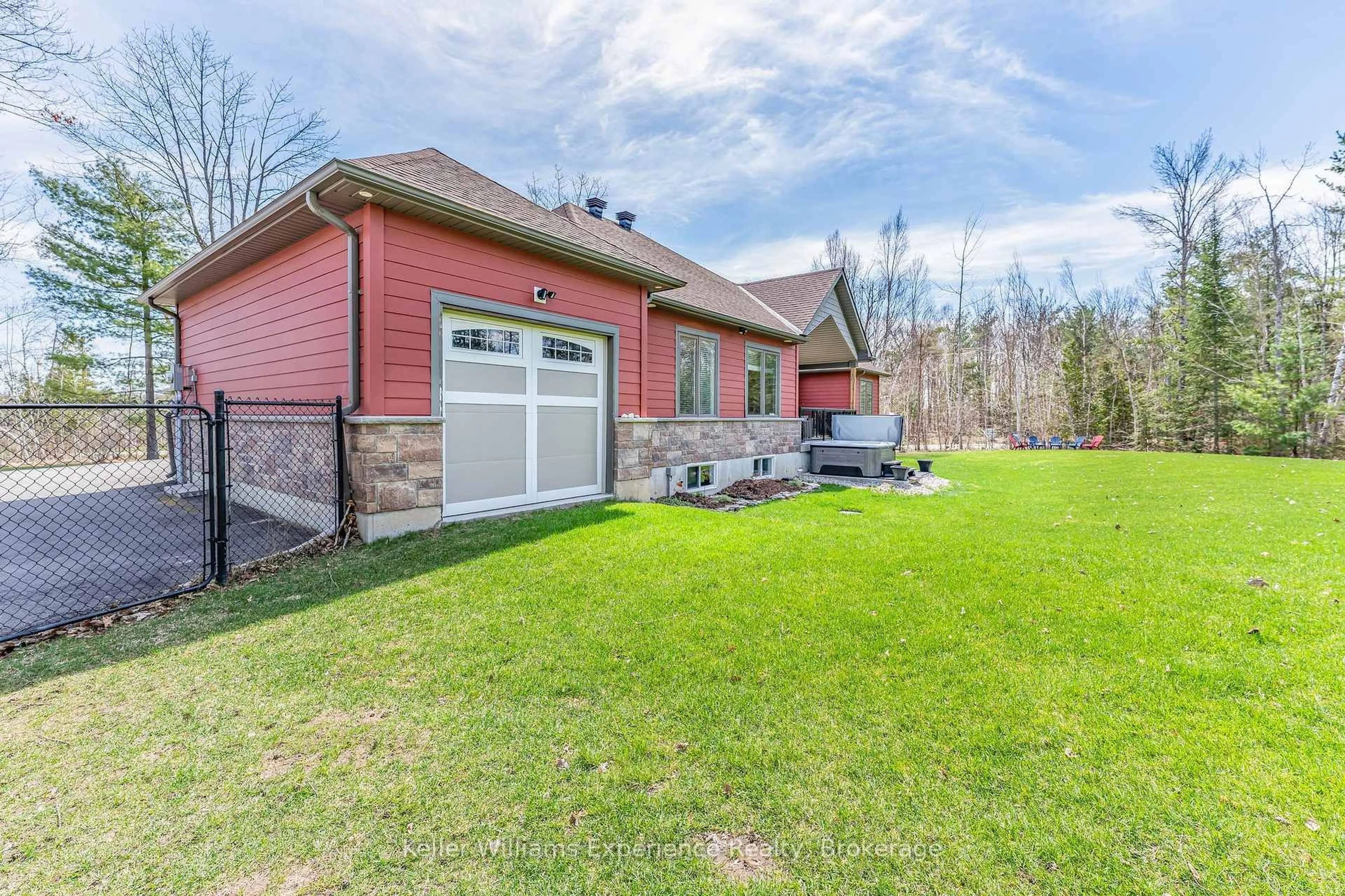 Unknown for 2176 Elana Dr, Severn Ontario L3V 0C2
