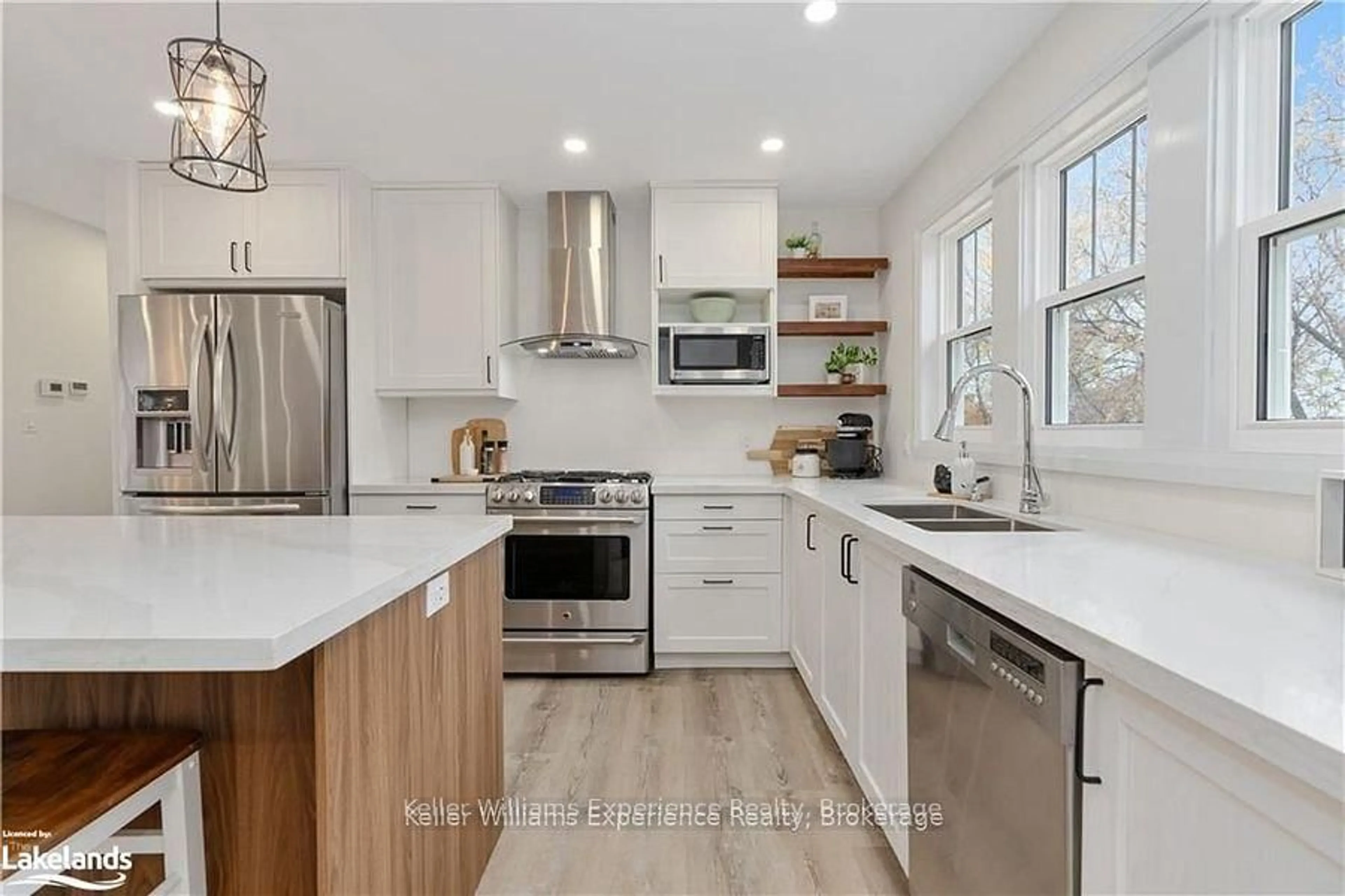 Open concept kitchen, ceramic/tile floor for 753 FIFTH Ave, Tay Ontario L0K 1R0