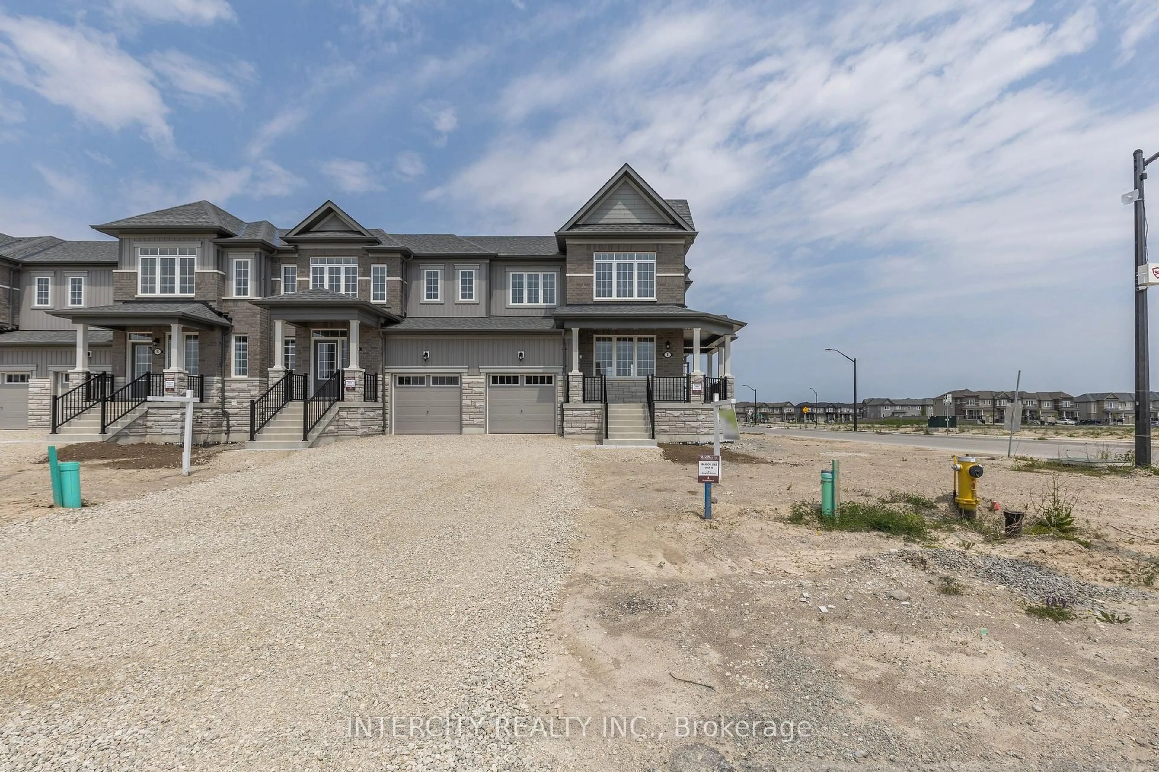 A pic from outside/outdoor area/front of a property/back of a property/a pic from drone, water/lake/river/ocean view for 1 Avalon Dr, Wasaga Beach Ontario L9R 0M2