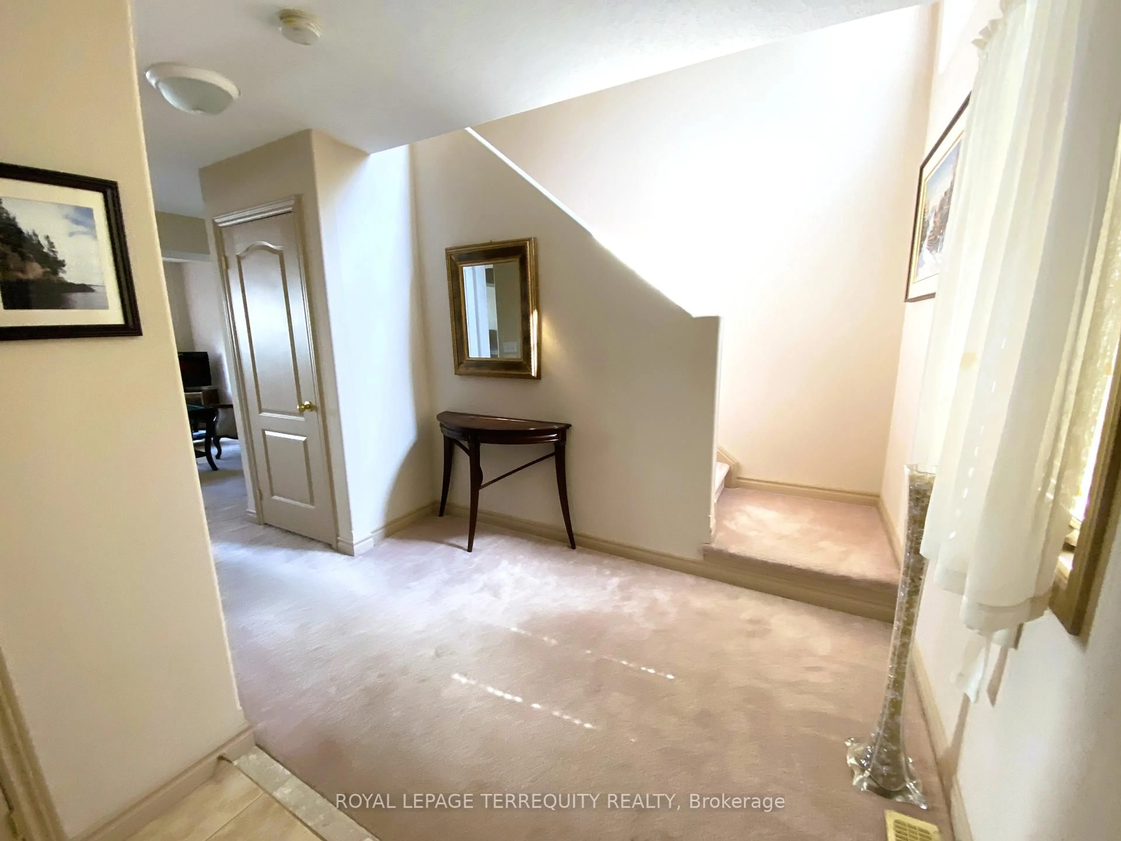 Unknown for 5 Silver Maple Cres, Barrie Ontario L4N 0Y4
