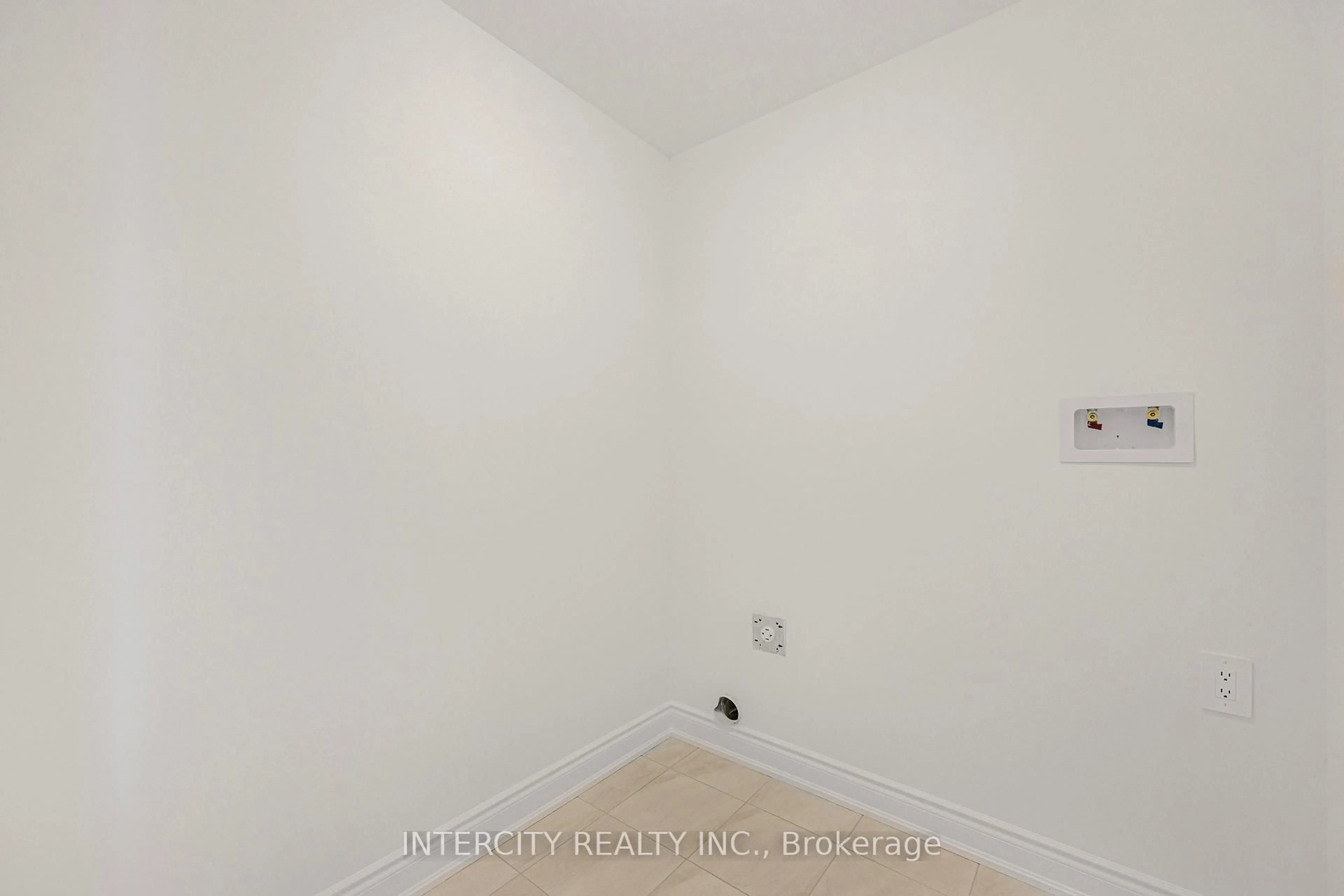 A pic of a room for 11 Avalon Dr, Wasaga Beach Ontario L9R 0M2