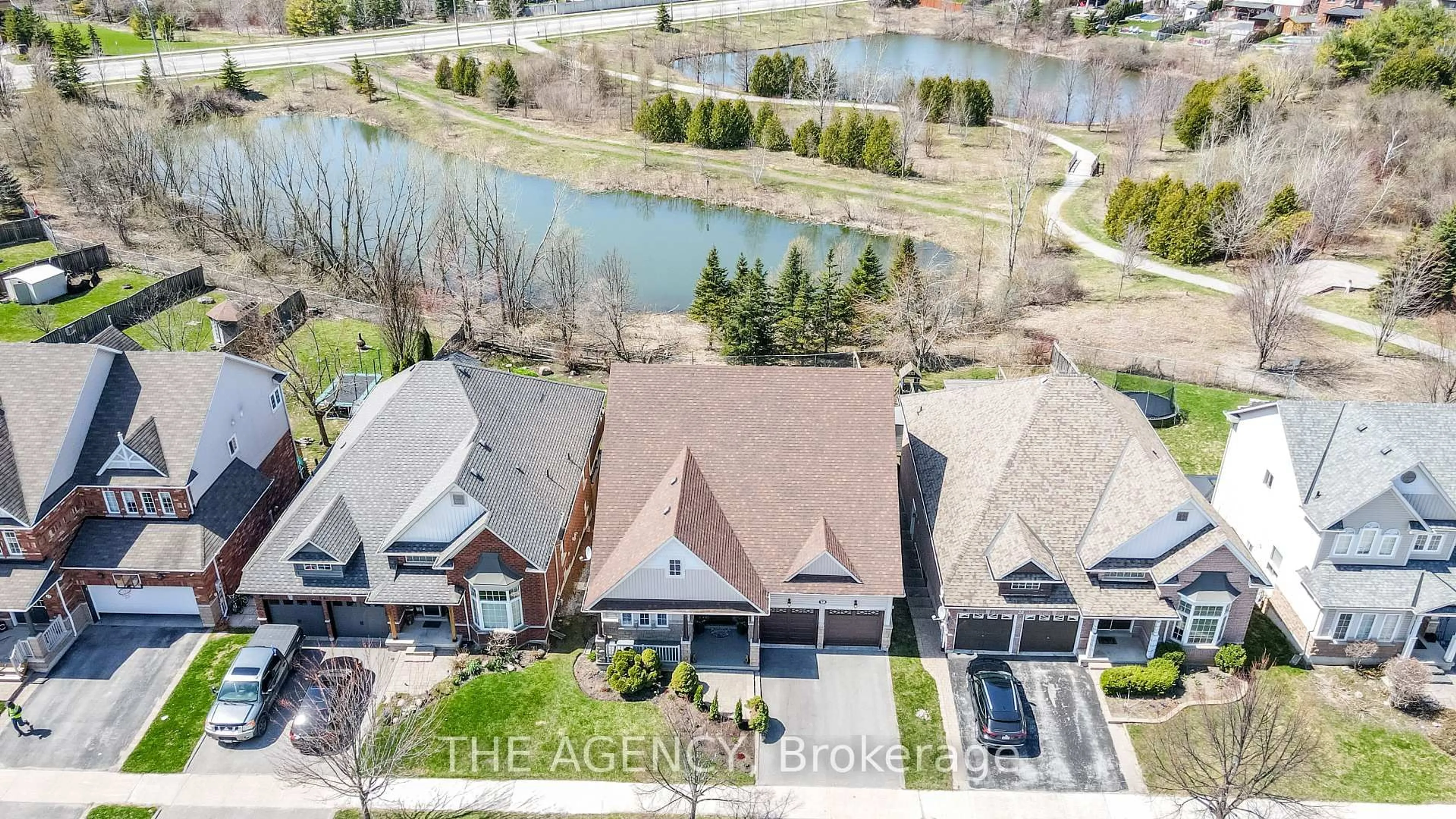 A pic from outside/outdoor area/front of a property/back of a property/a pic from drone, water/lake/river/ocean view for 26 Regalia Way, Barrie Ontario L4M 7H7