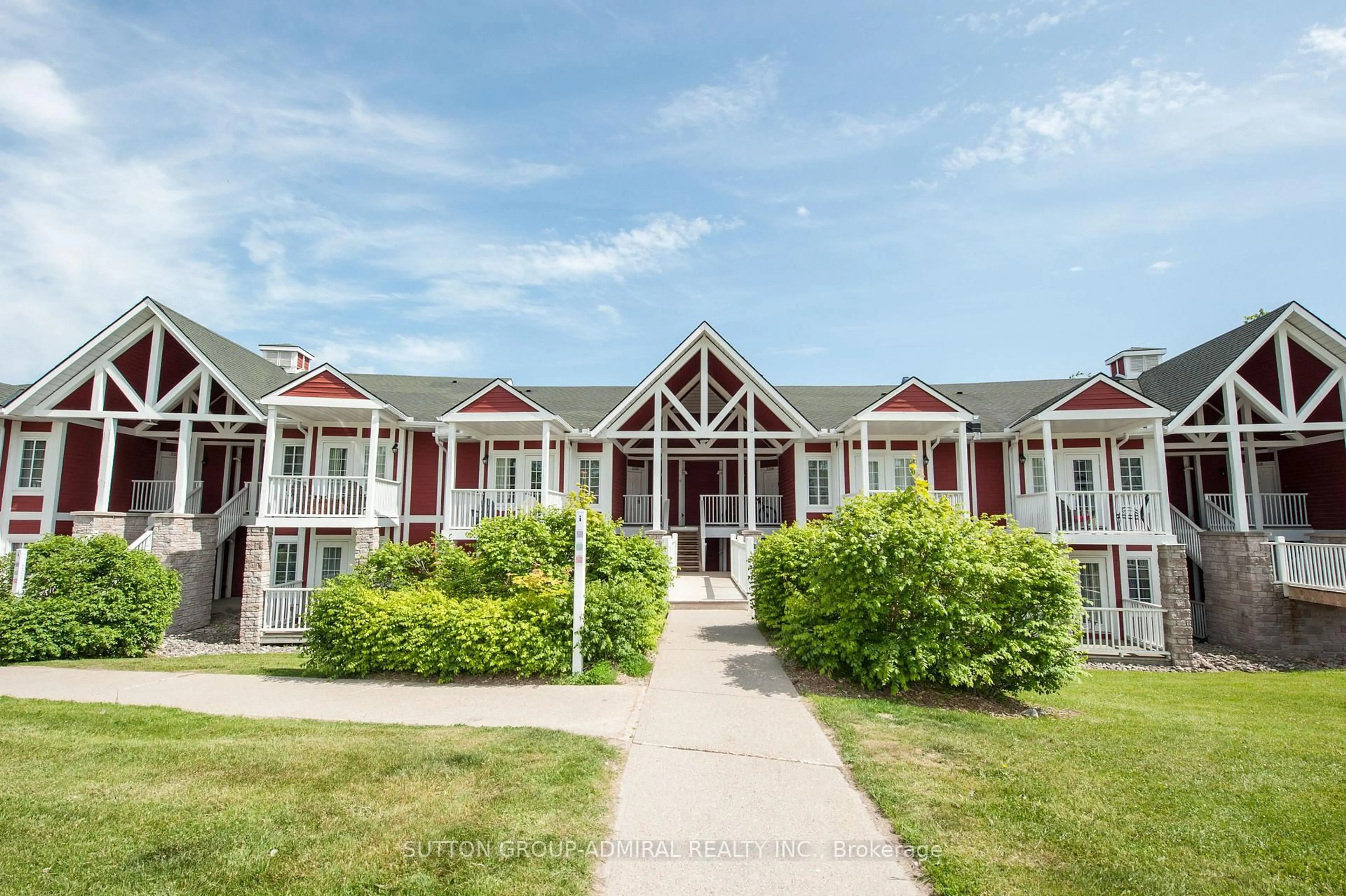 A pic from outside/outdoor area/front of a property/back of a property/a pic from drone, unknown for 90 Highland Dr #2010, Oro-Medonte Ontario L0L 2L0