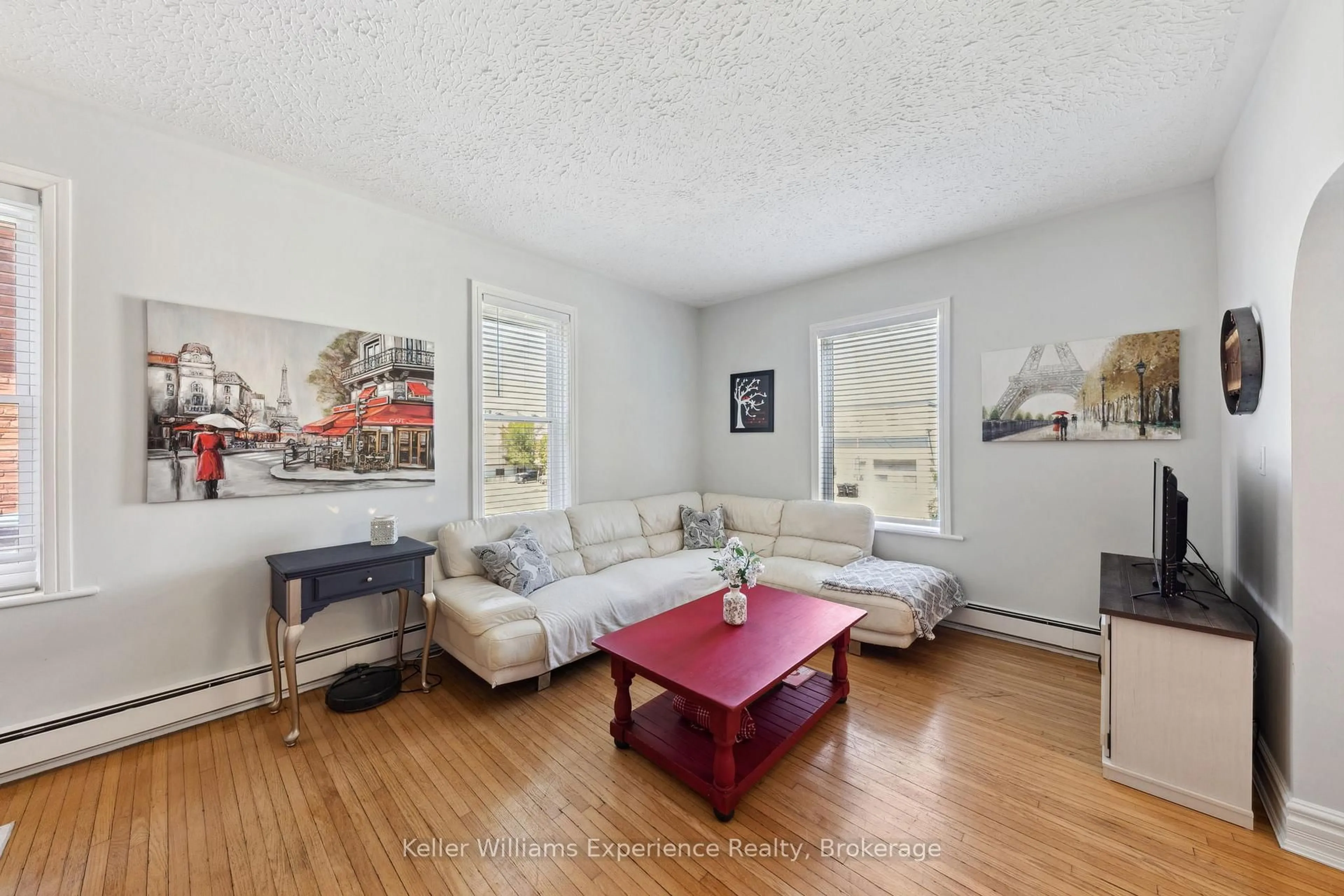 Living room with furniture, unknown for 220 Third St, Midland Ontario L4R 3S1