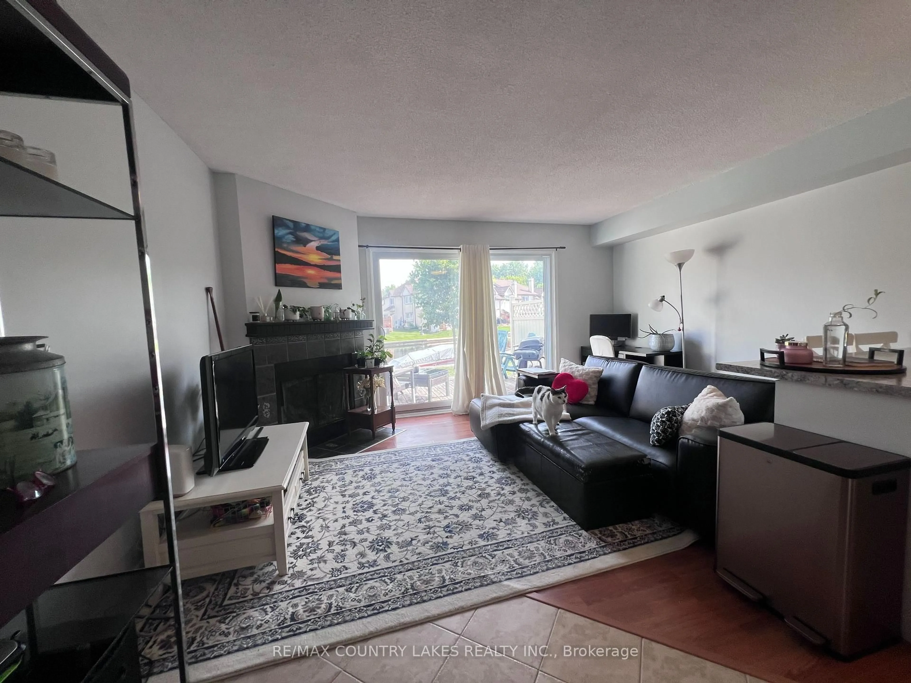 A pic of a room for 11 Laguna Pkwy #4, Ramara Ontario L0K 1B0