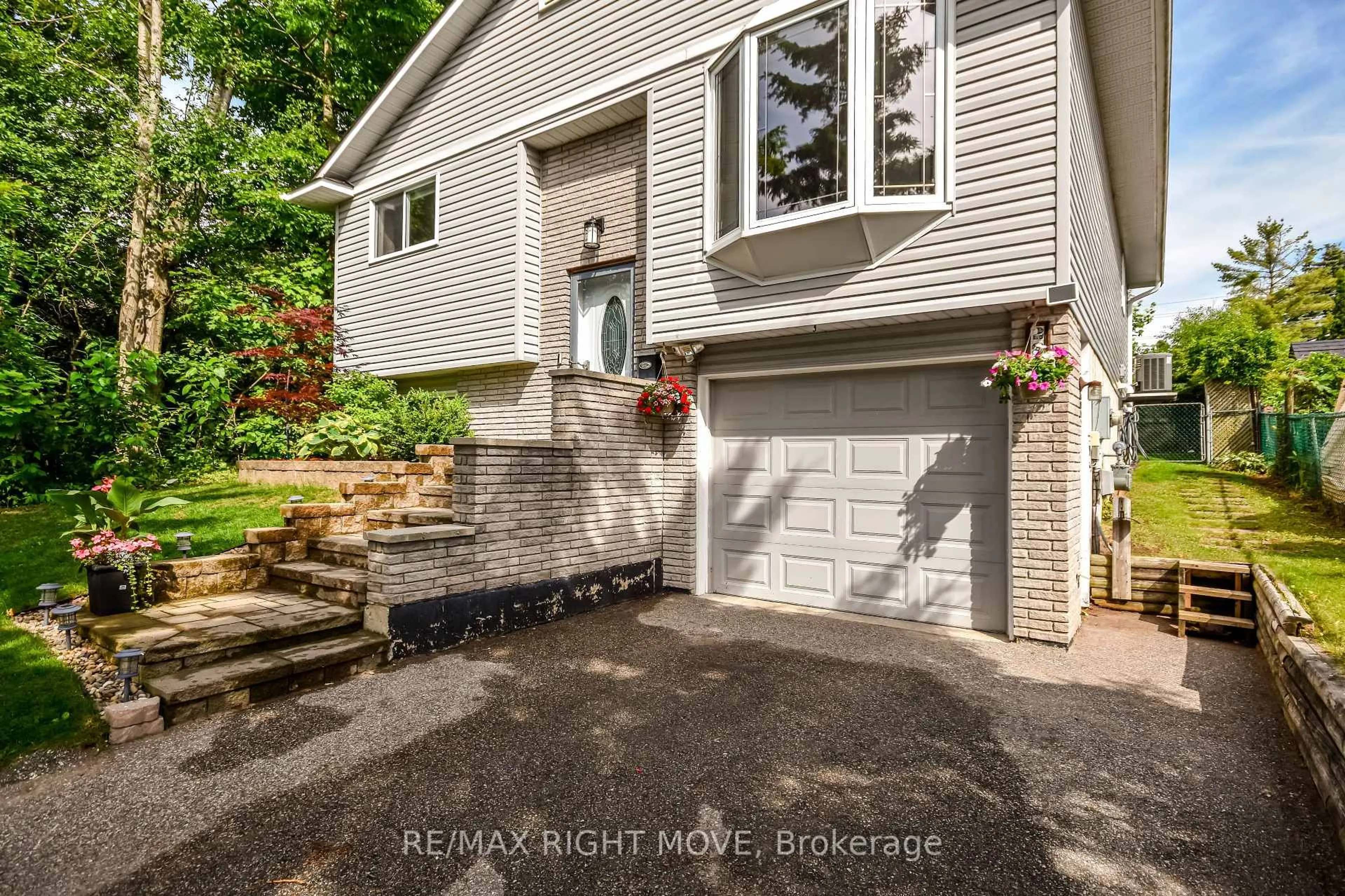 Unknown for 28 Christine Pl, Orillia Ontario L3V 7P1