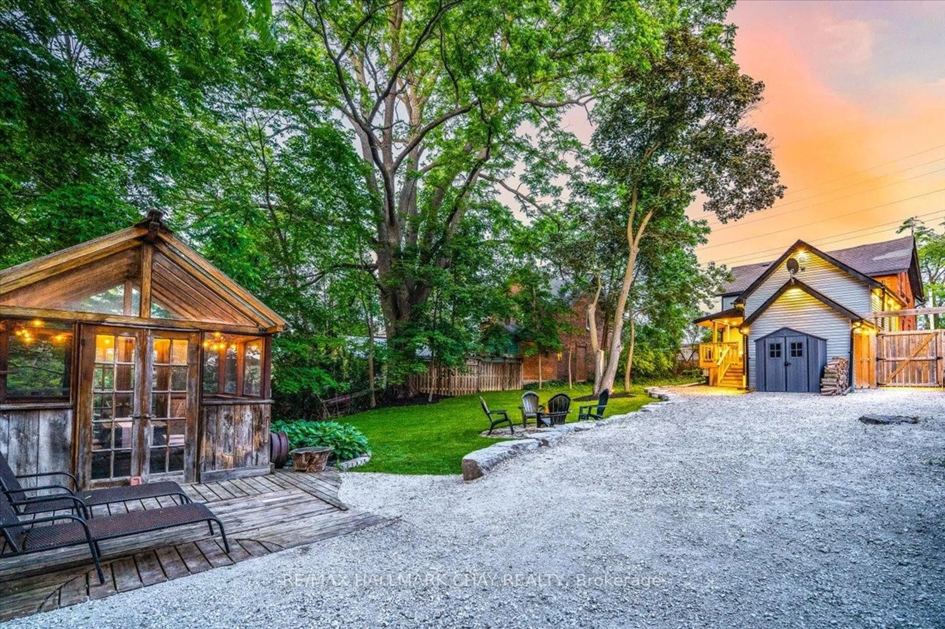 Patio, street for 230 Mississaga St, Orillia Ontario L3V 3B5