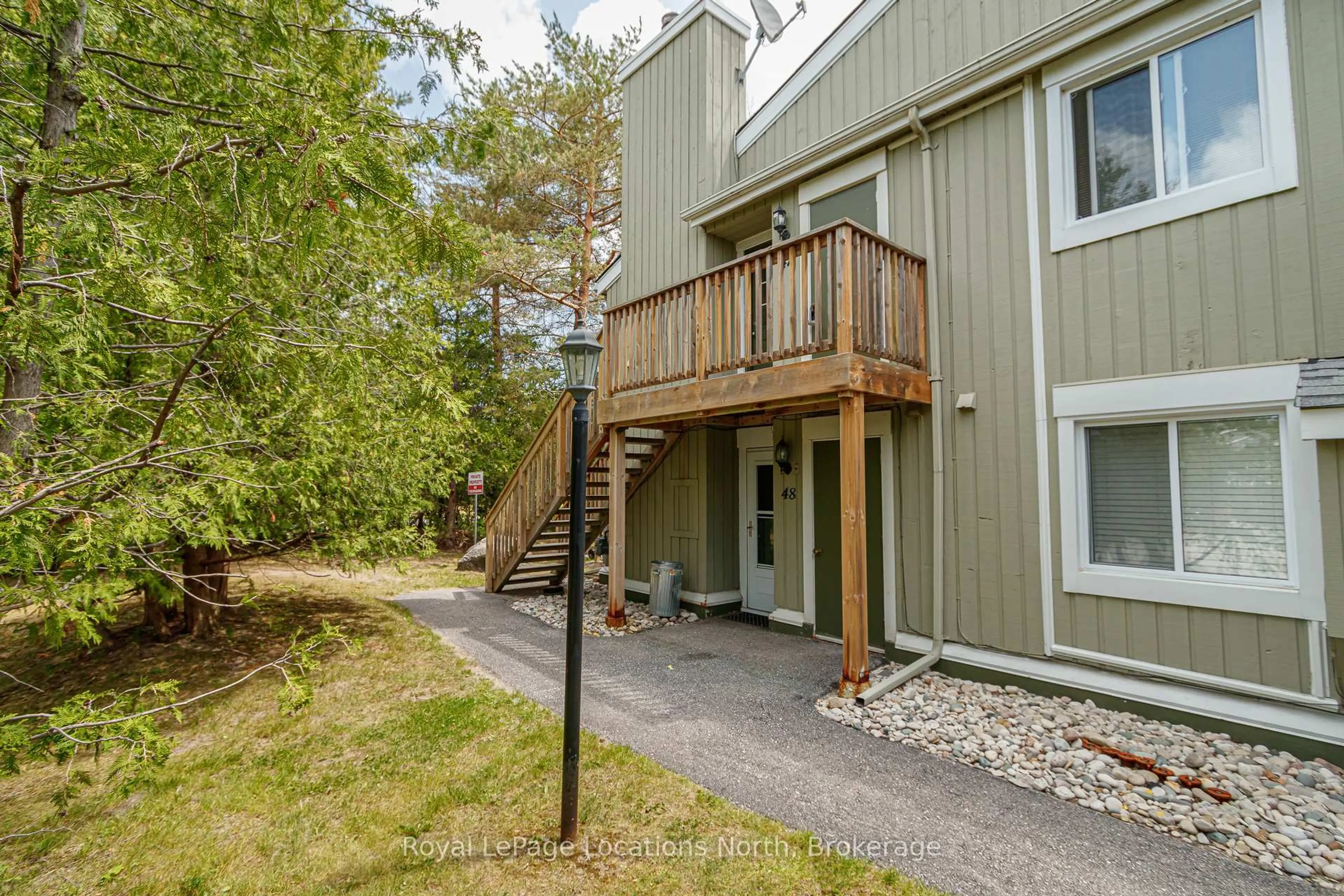 Patio, unknown for 19 Dawson Dr #47, Collingwood Ontario L9Y 5B4