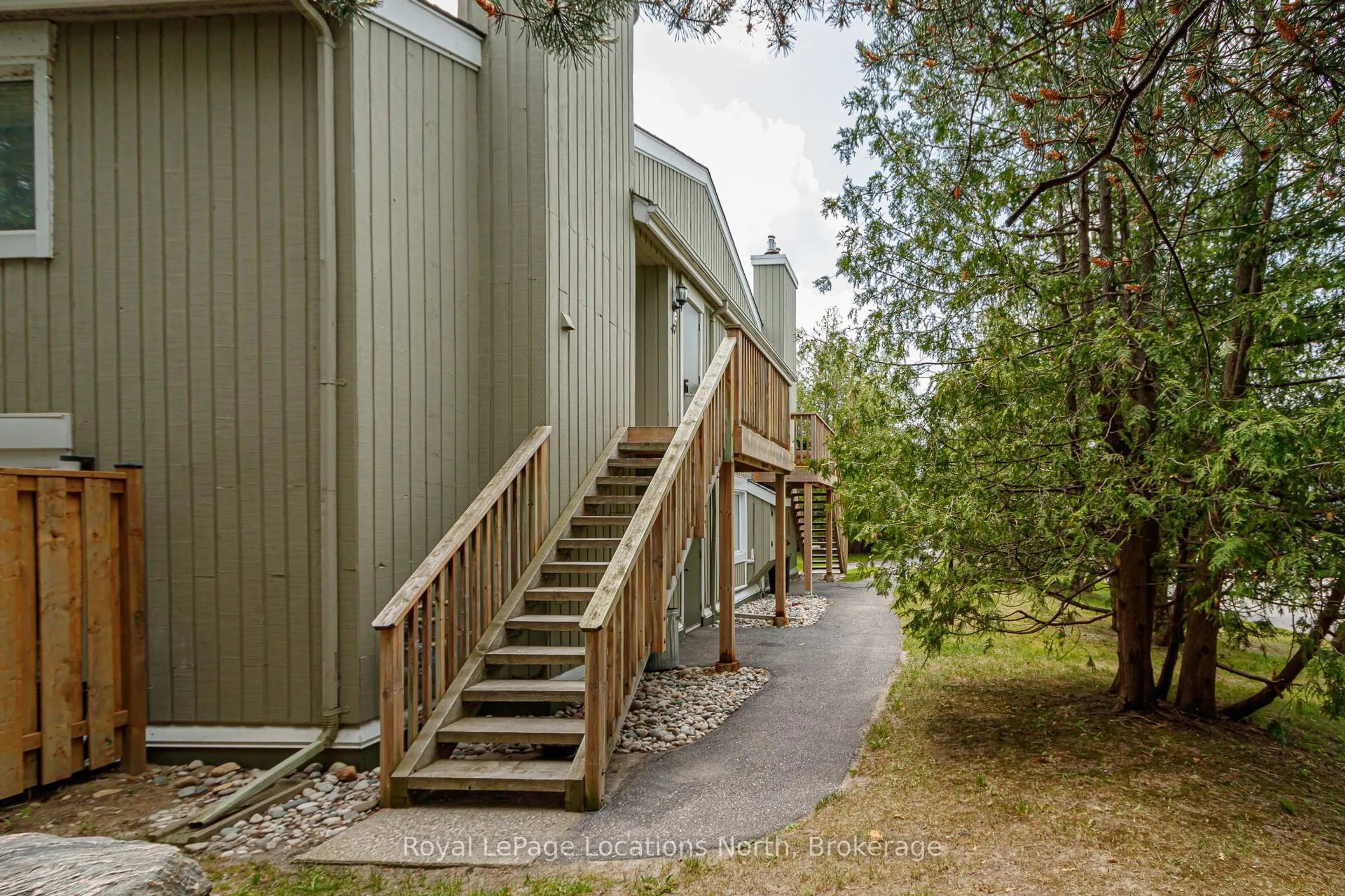 Patio, forest/trees view for 19 Dawson Dr #47, Collingwood Ontario L9Y 5B4