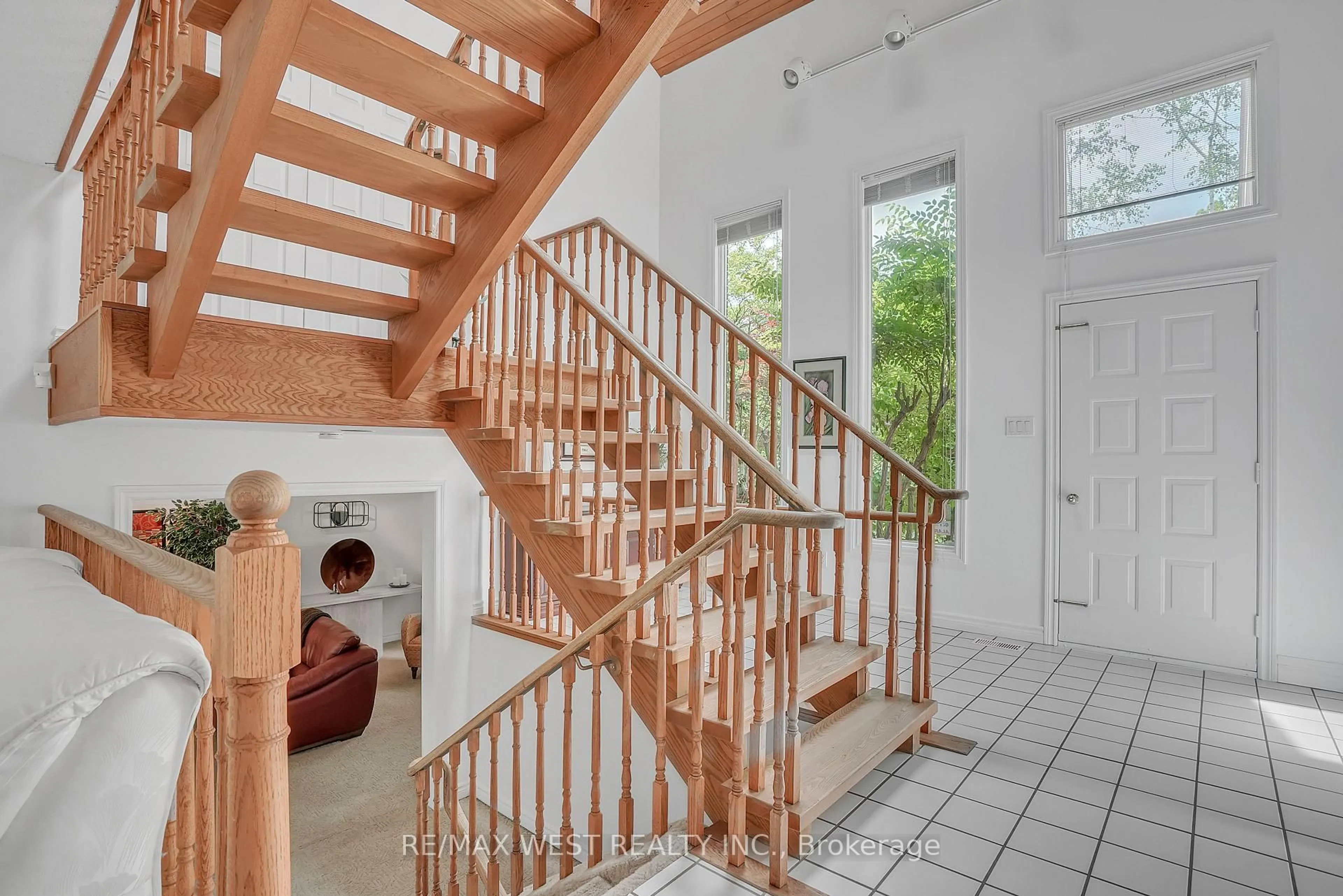 Stairs for 35 Jodies Lane, Springwater Ontario L0L 1X1
