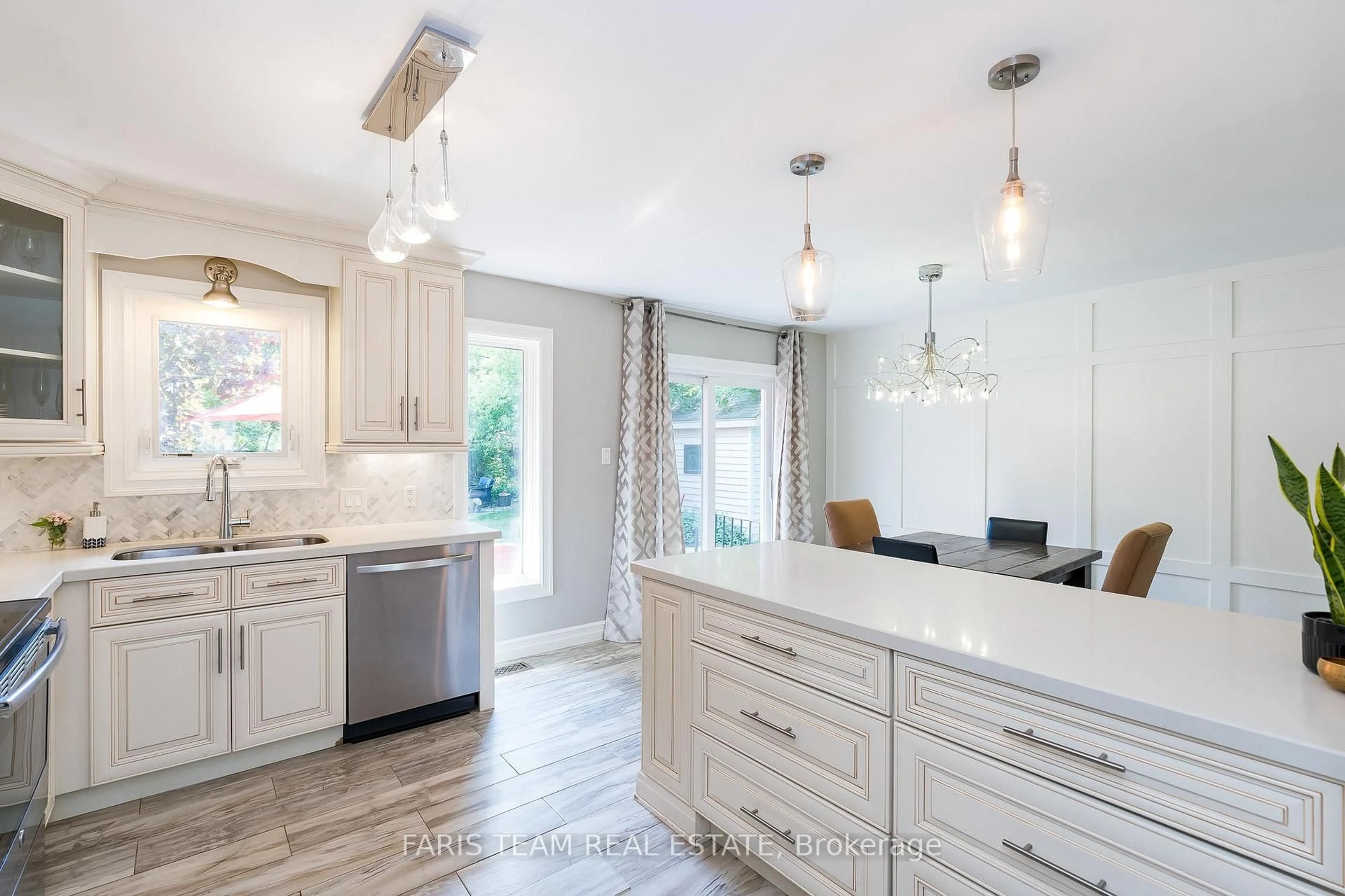 Open concept kitchen, unknown for 25 Centennial Ave, Springwater Ontario L0L 1P0