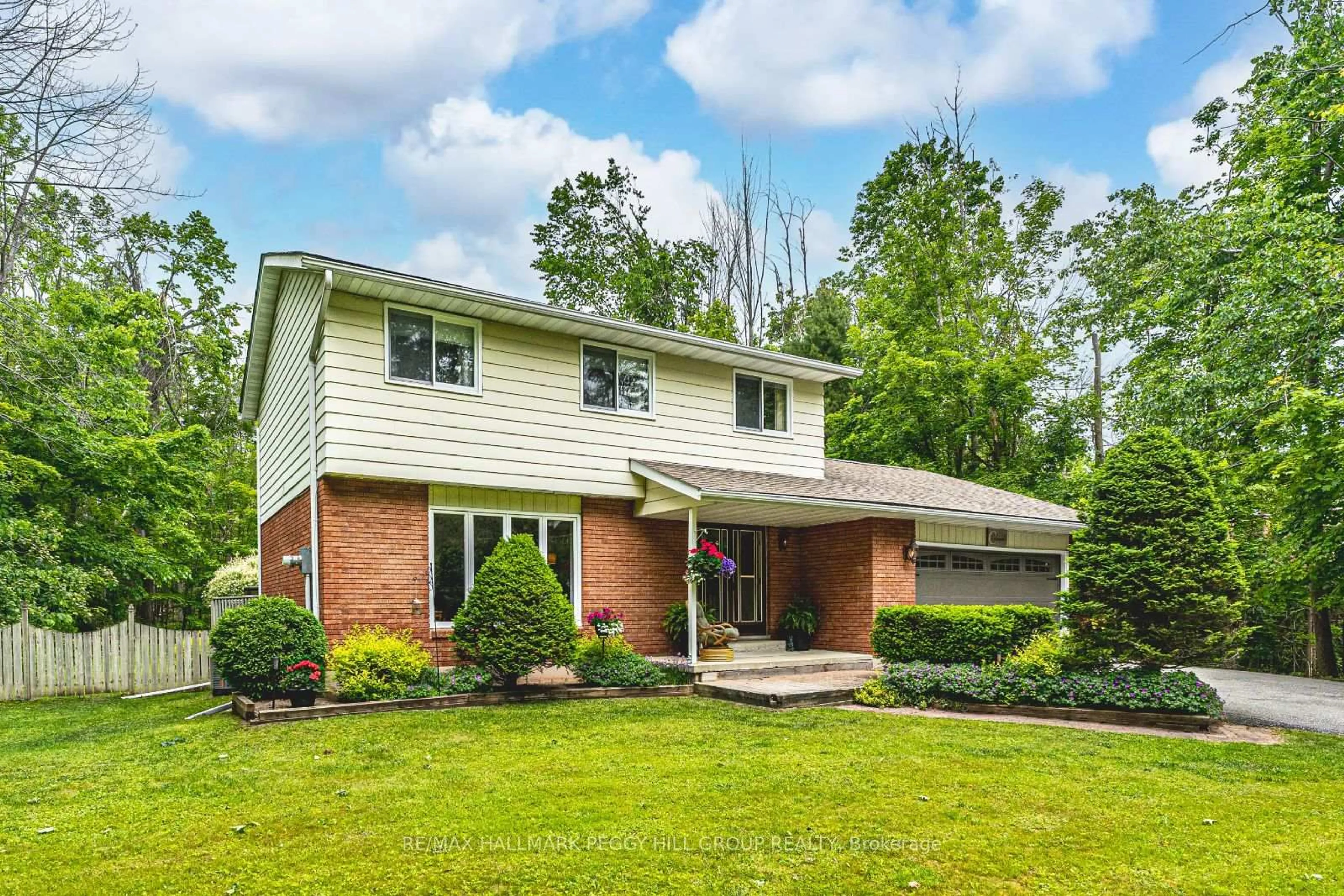 Home with brick exterior material, street for 102 Tudhope Blvd, Oro-Medonte Ontario L0L 1T0