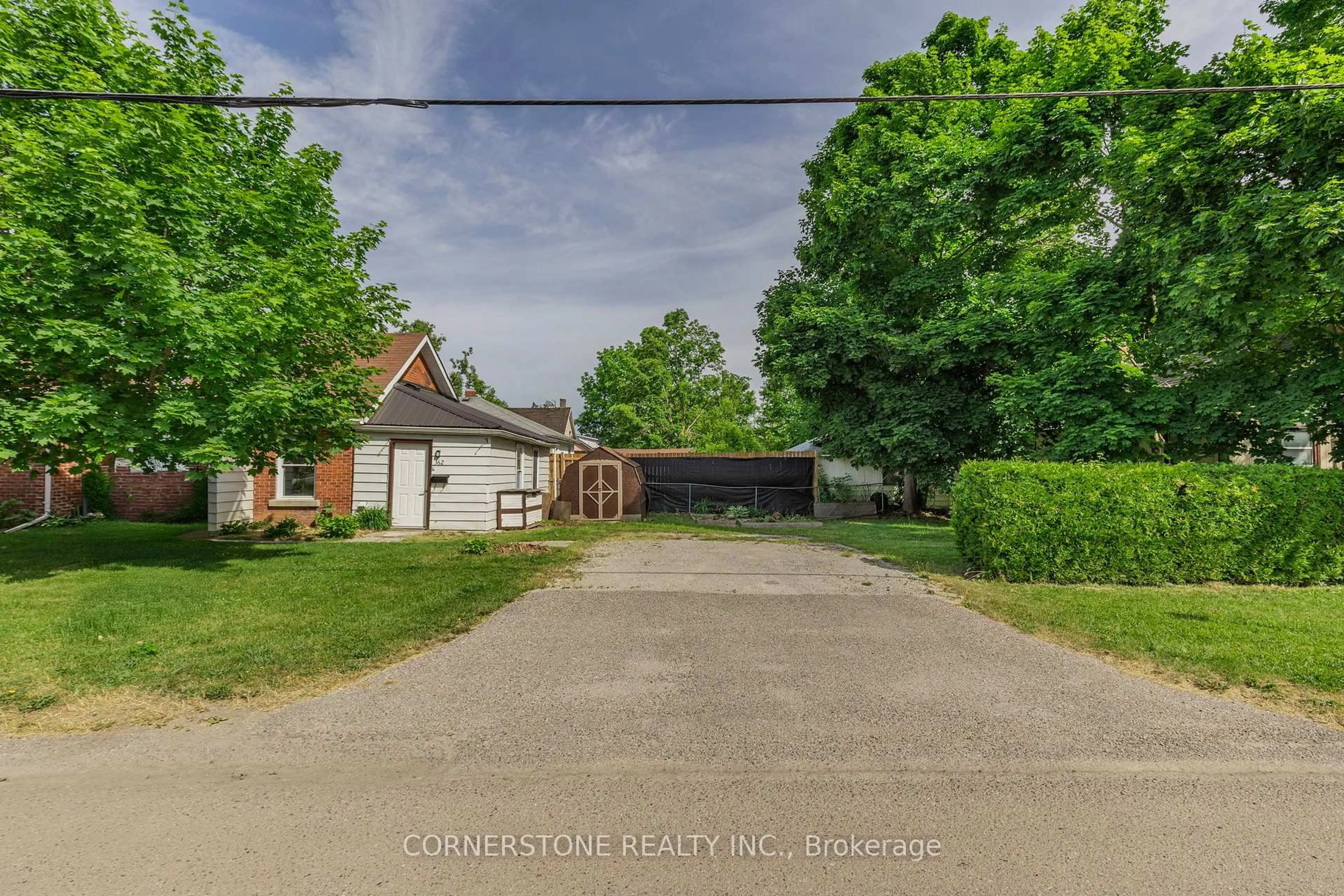 A pic from outside/outdoor area/front of a property/back of a property/a pic from drone, street for 362 West St, Orillia Ontario L3V 5E6