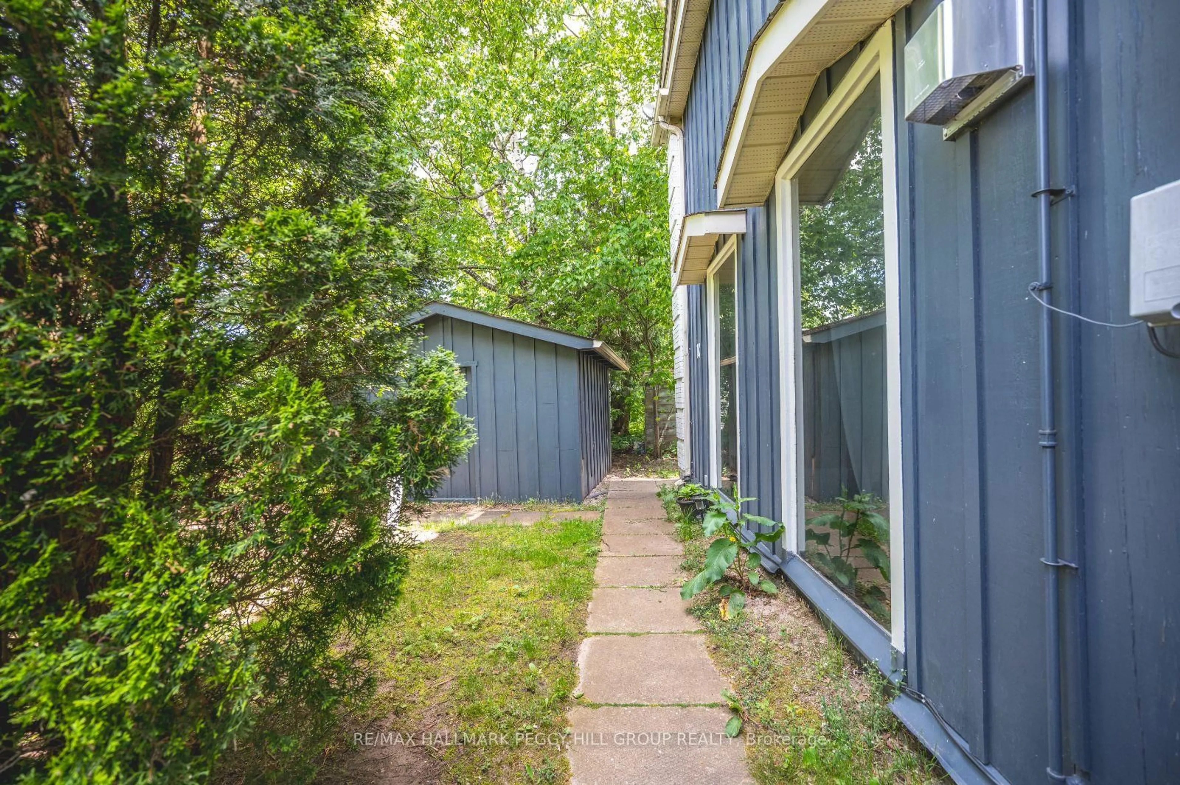 Patio, street for 3071 Mosley St, Wasaga Beach Ontario L9Z 1W7