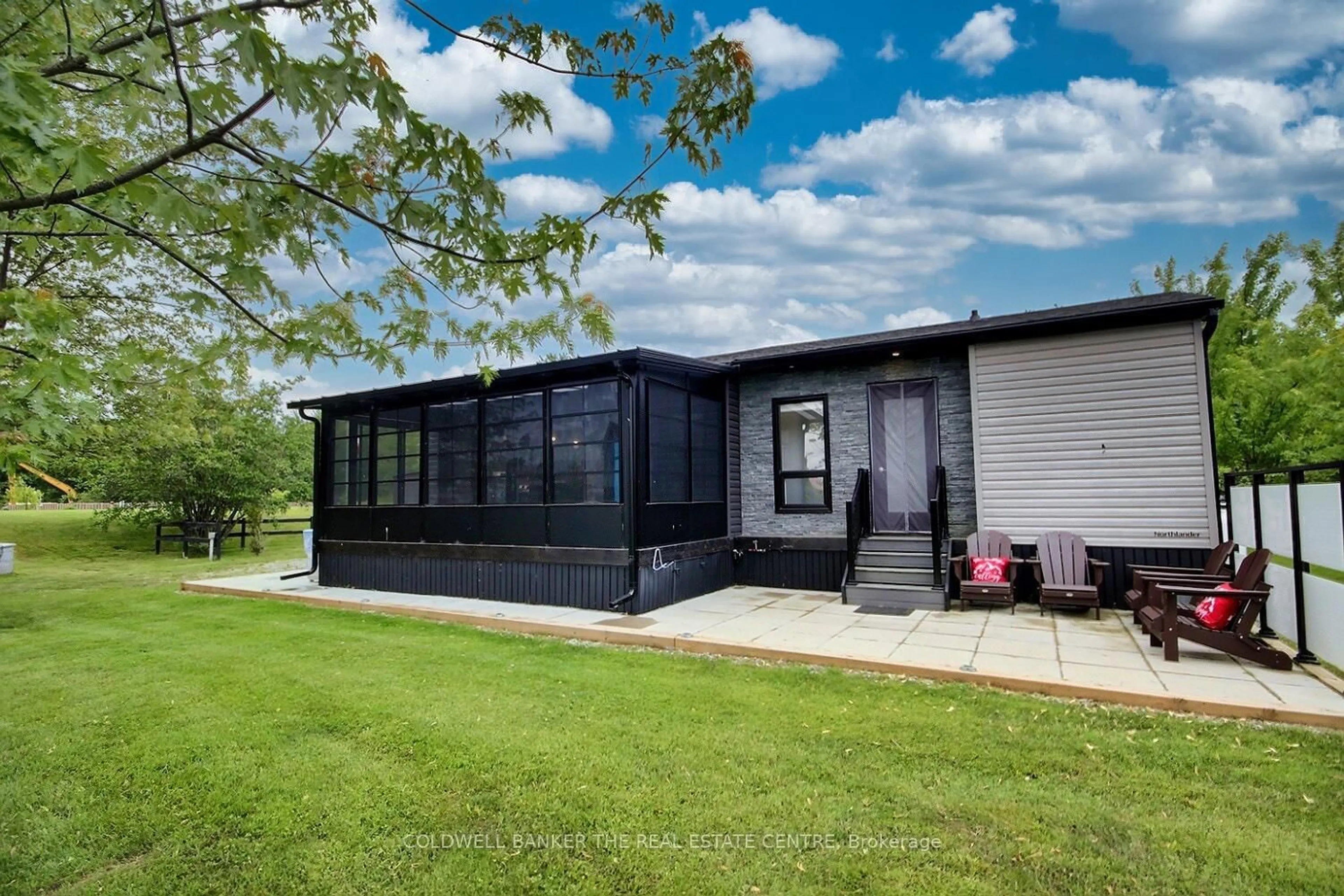 Home with vinyl exterior material, unknown for 3500 Lauderdale Pt Cres #31, Severn Ontario P0E 1N0