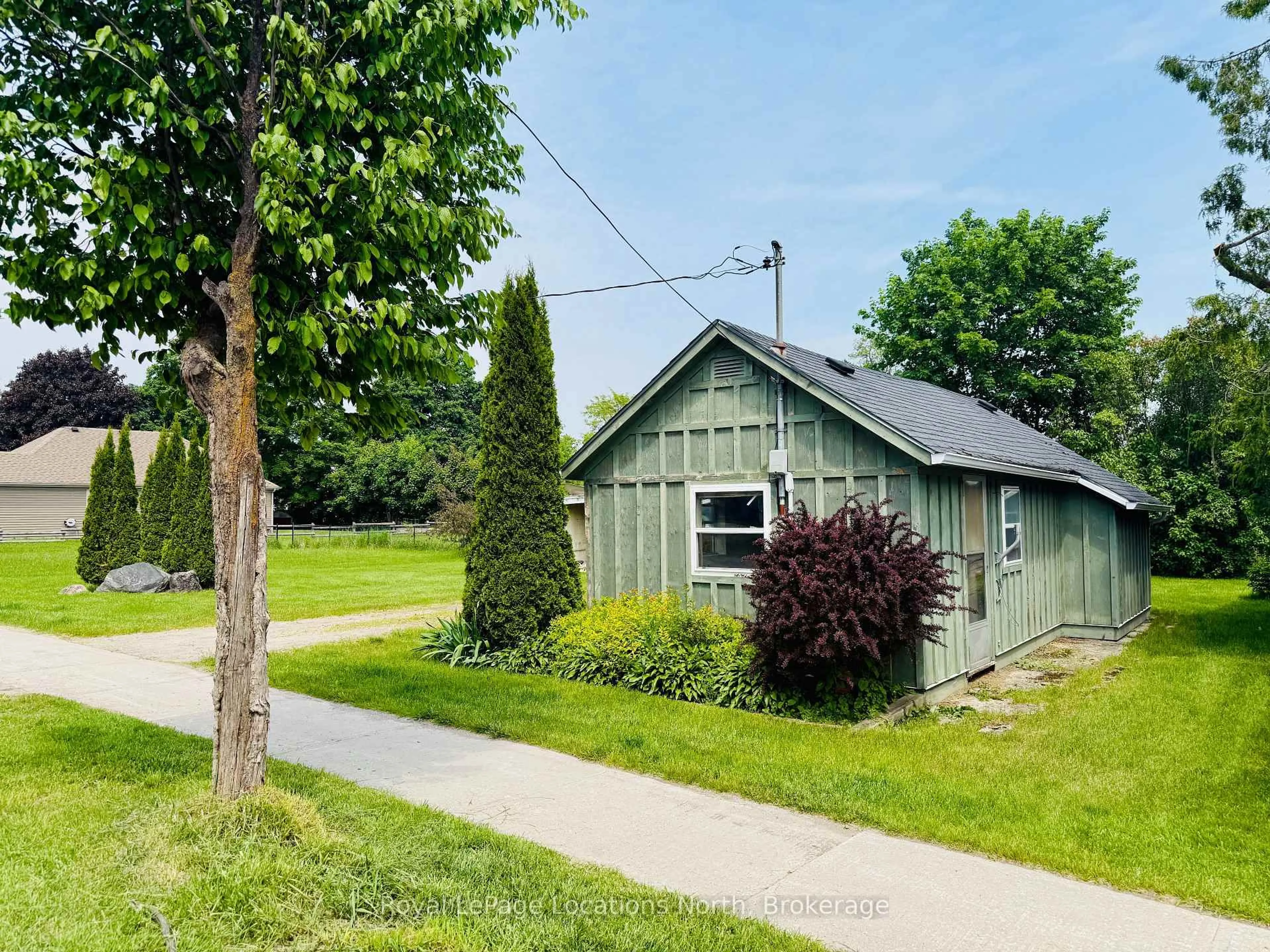 Shed for 177 Collingwood St, Clearview Ontario L0M 1G0