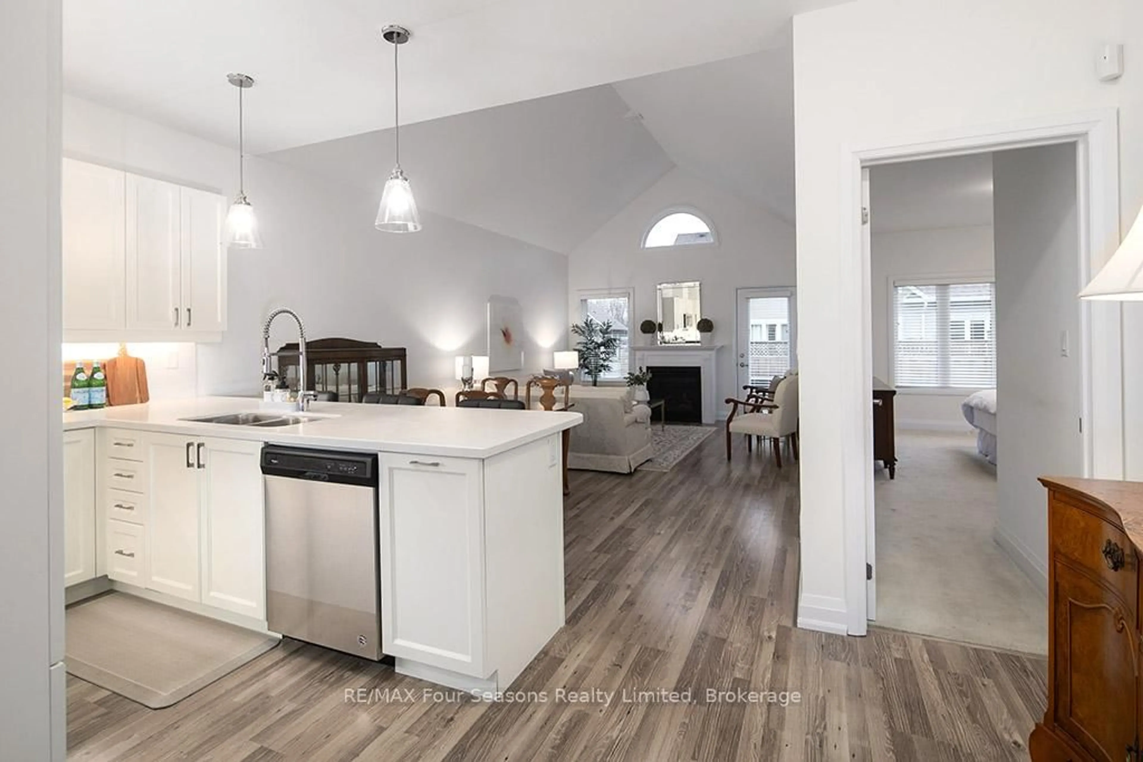 Open concept kitchen, unknown for 4 SUTTON Lane, Collingwood Ontario L9Y 5B4