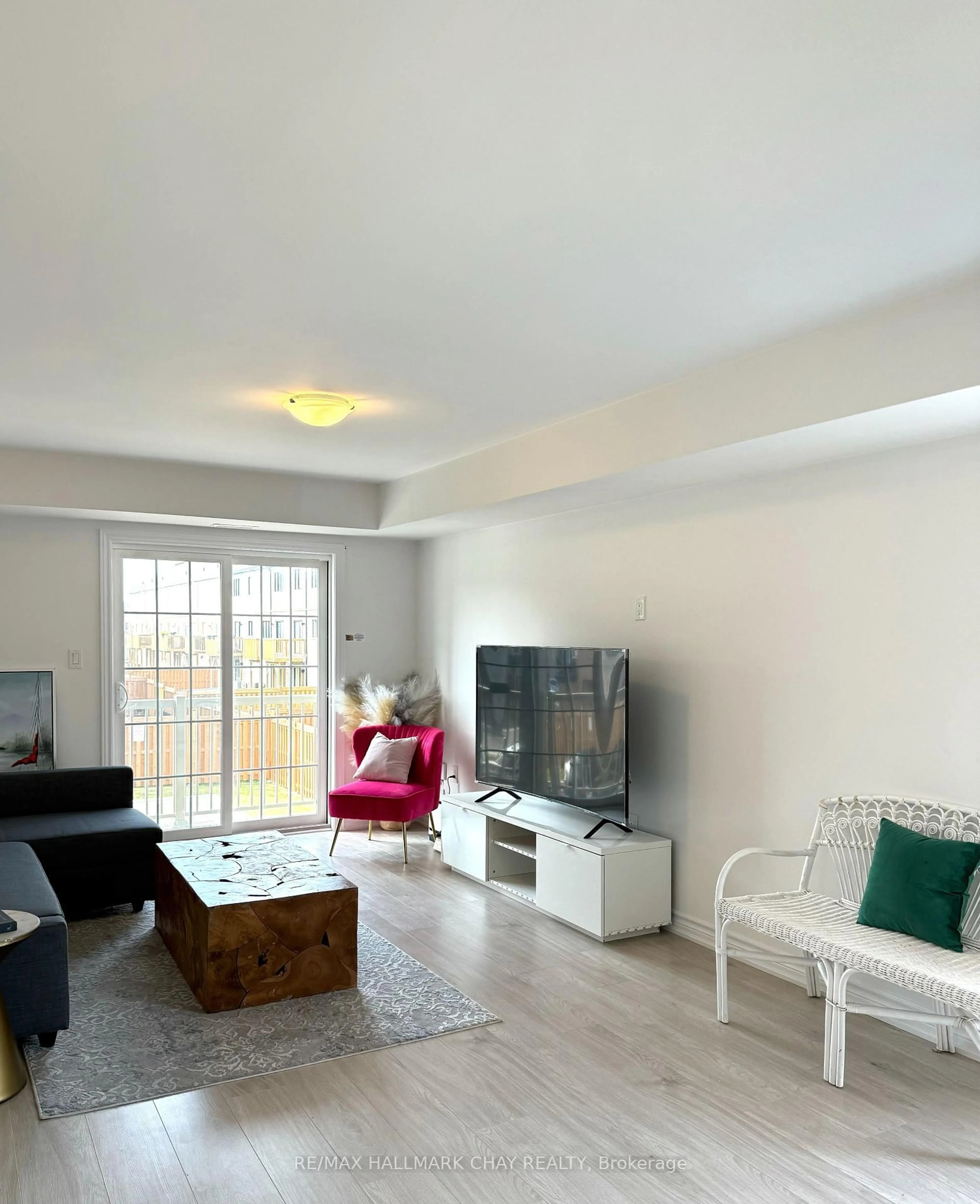 Living room with furniture, unknown for 31 Pumpkin Corner Cres #2, Barrie Ontario L9J 0T5