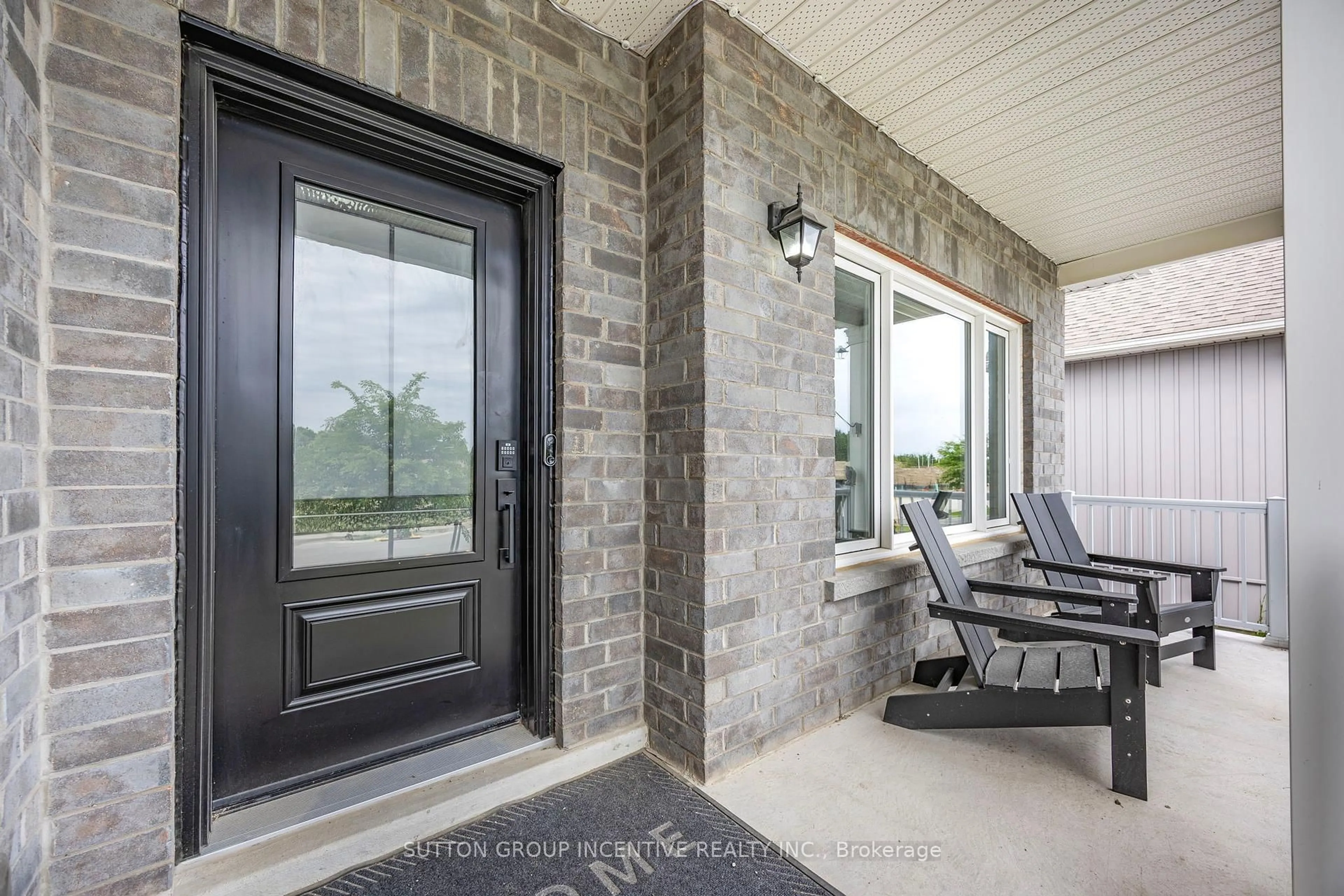 Indoor entryway for 21 Beverly St, Springwater Ontario L0L 1P0