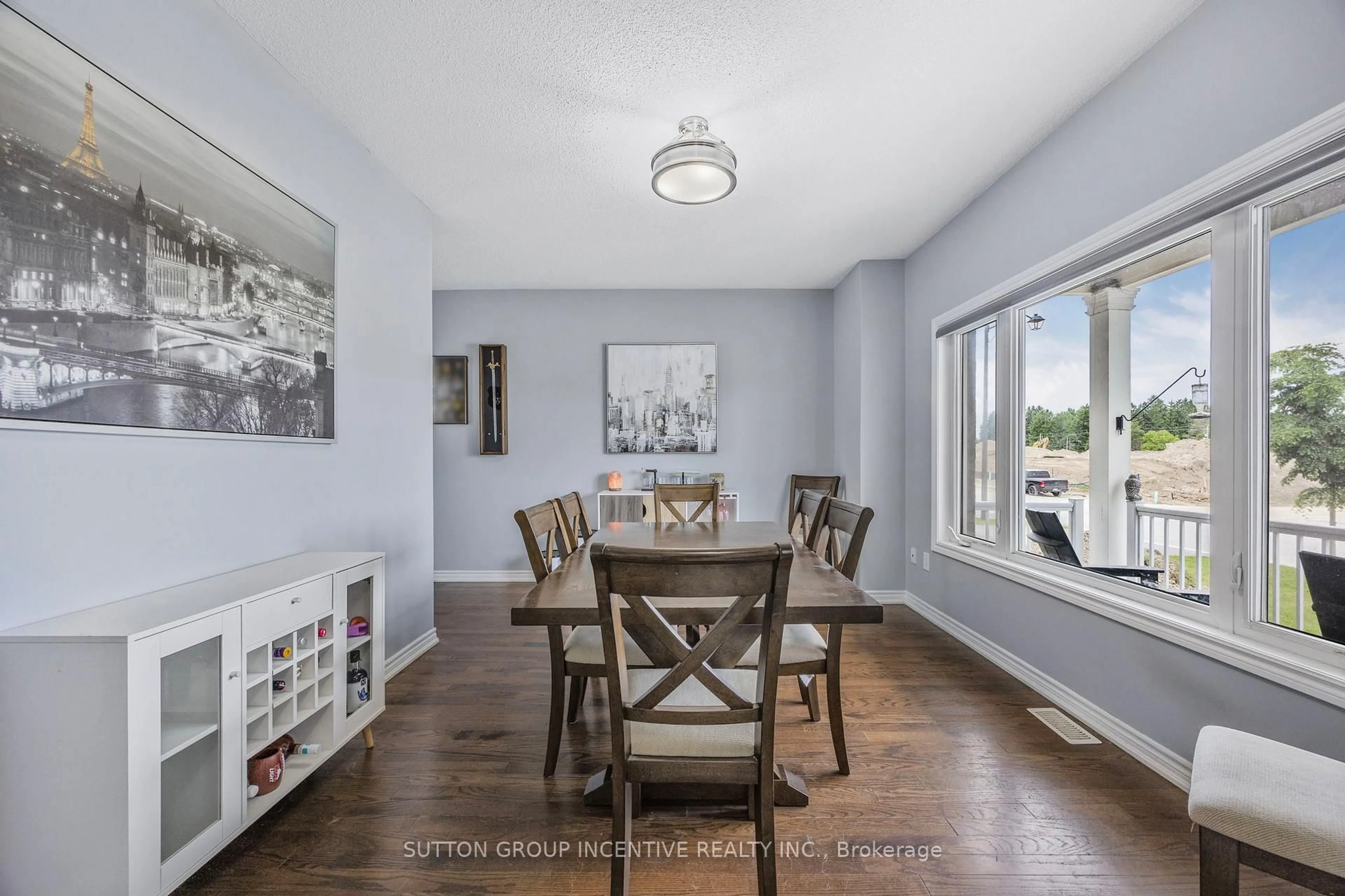 Dining room, unknown for 21 Beverly St, Springwater Ontario L0L 1P0
