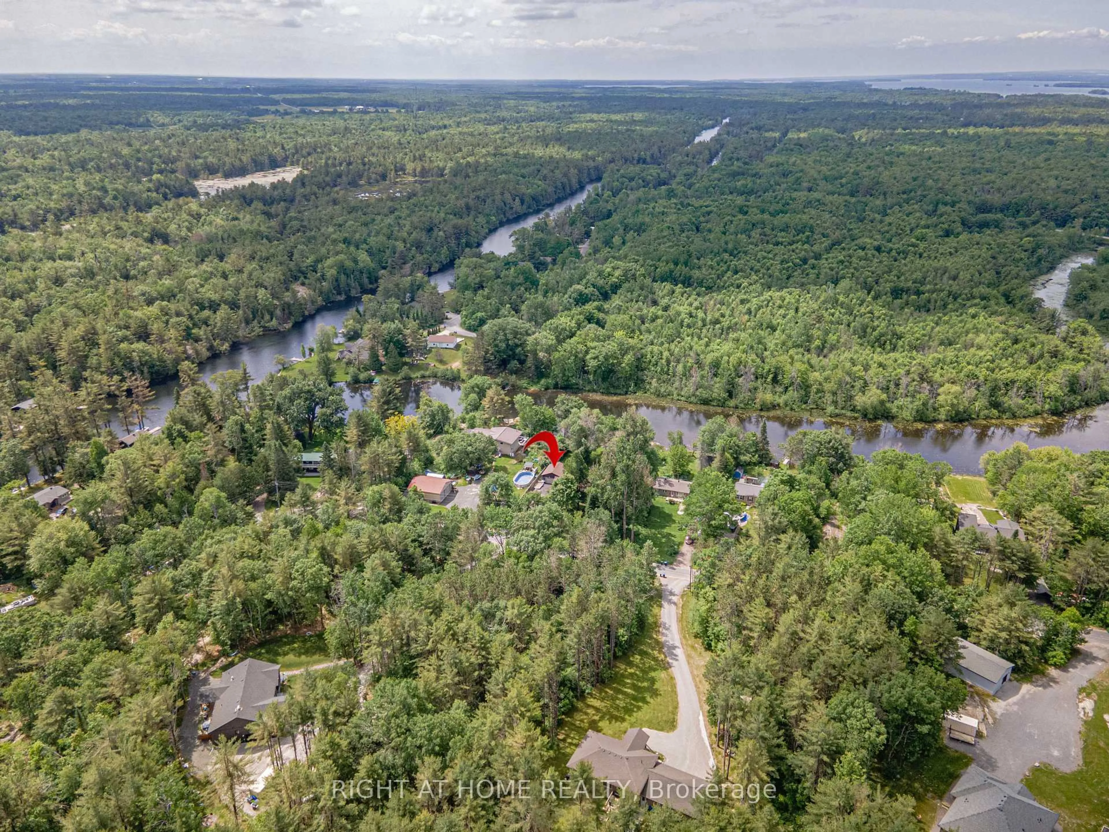 A pic from outside/outdoor area/front of a property/back of a property/a pic from drone, water/lake/river/ocean view for 5171 Severn Pines Cres, Severn Ontario L0K 2B0