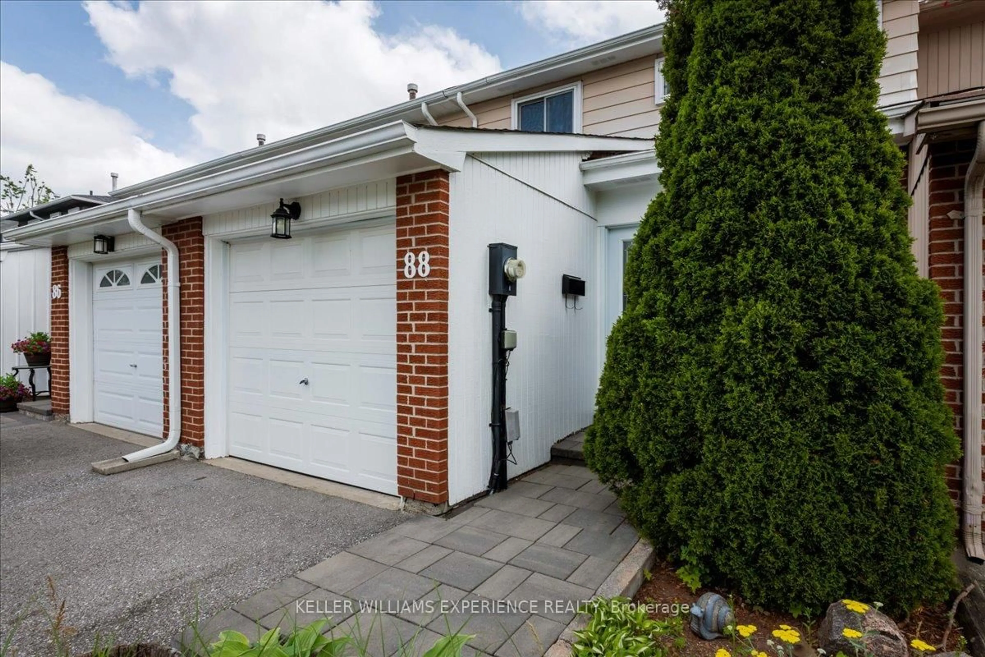 Unknown for 88 Chaucer Cres, Barrie Ontario L4N 4T7