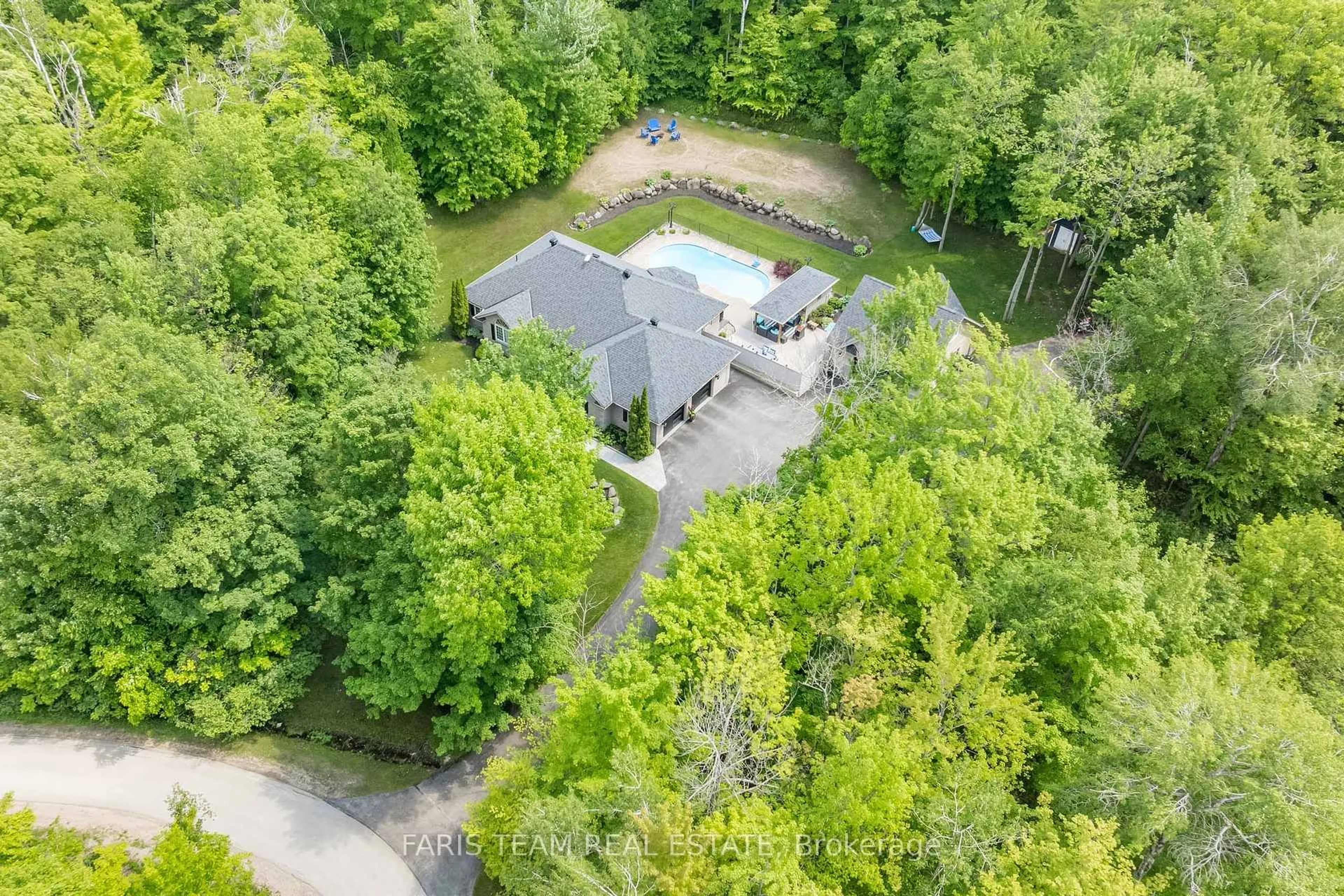 A pic from outside/outdoor area/front of a property/back of a property/a pic from drone, forest/trees view for 37 O'Donnell Crt, Penetanguishene Ontario L9M 2A6