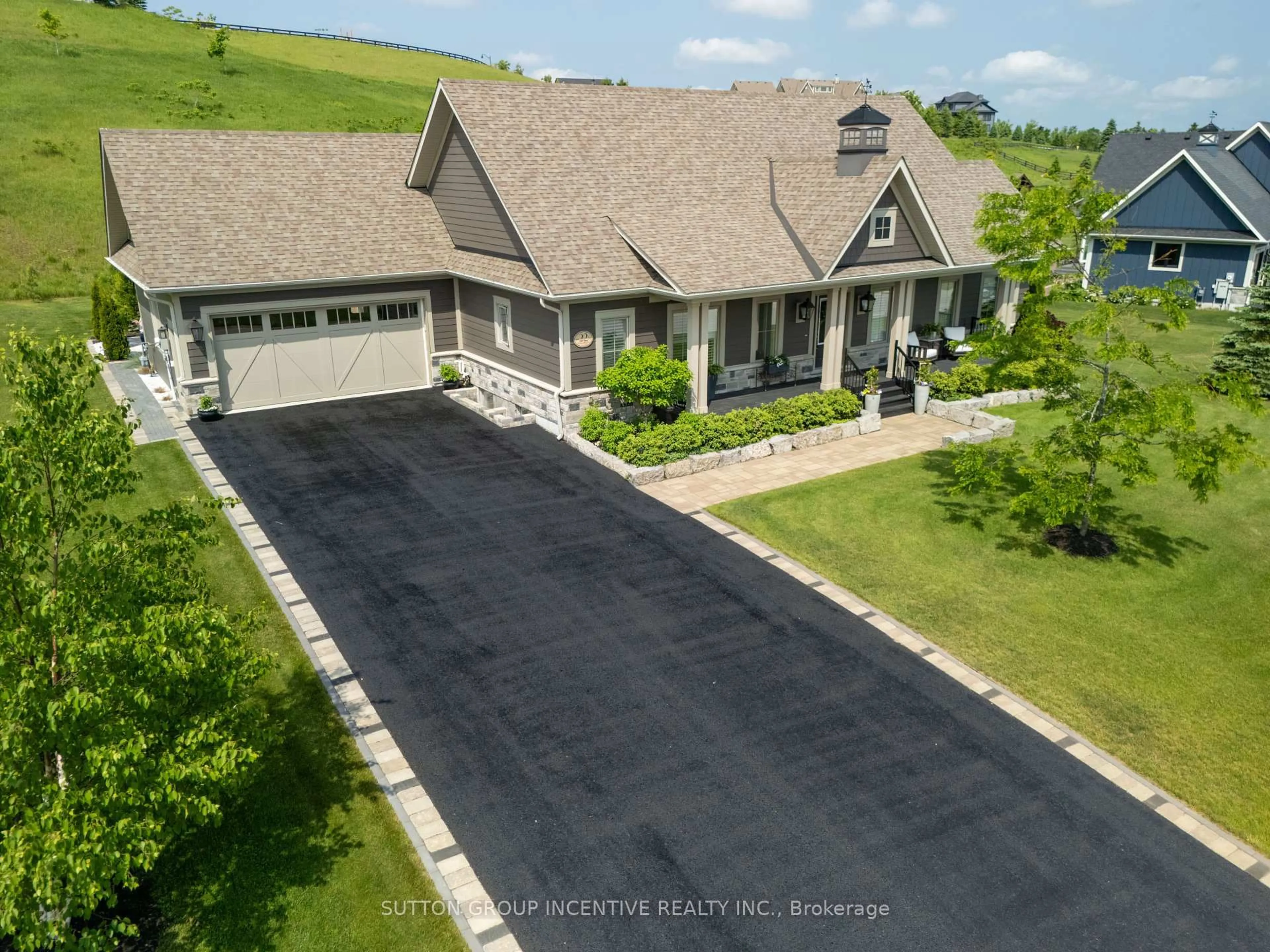A pic from outside/outdoor area/front of a property/back of a property/a pic from drone, street for 22 thoroughbred Dr, Oro-Medonte Ontario L0K 1E0