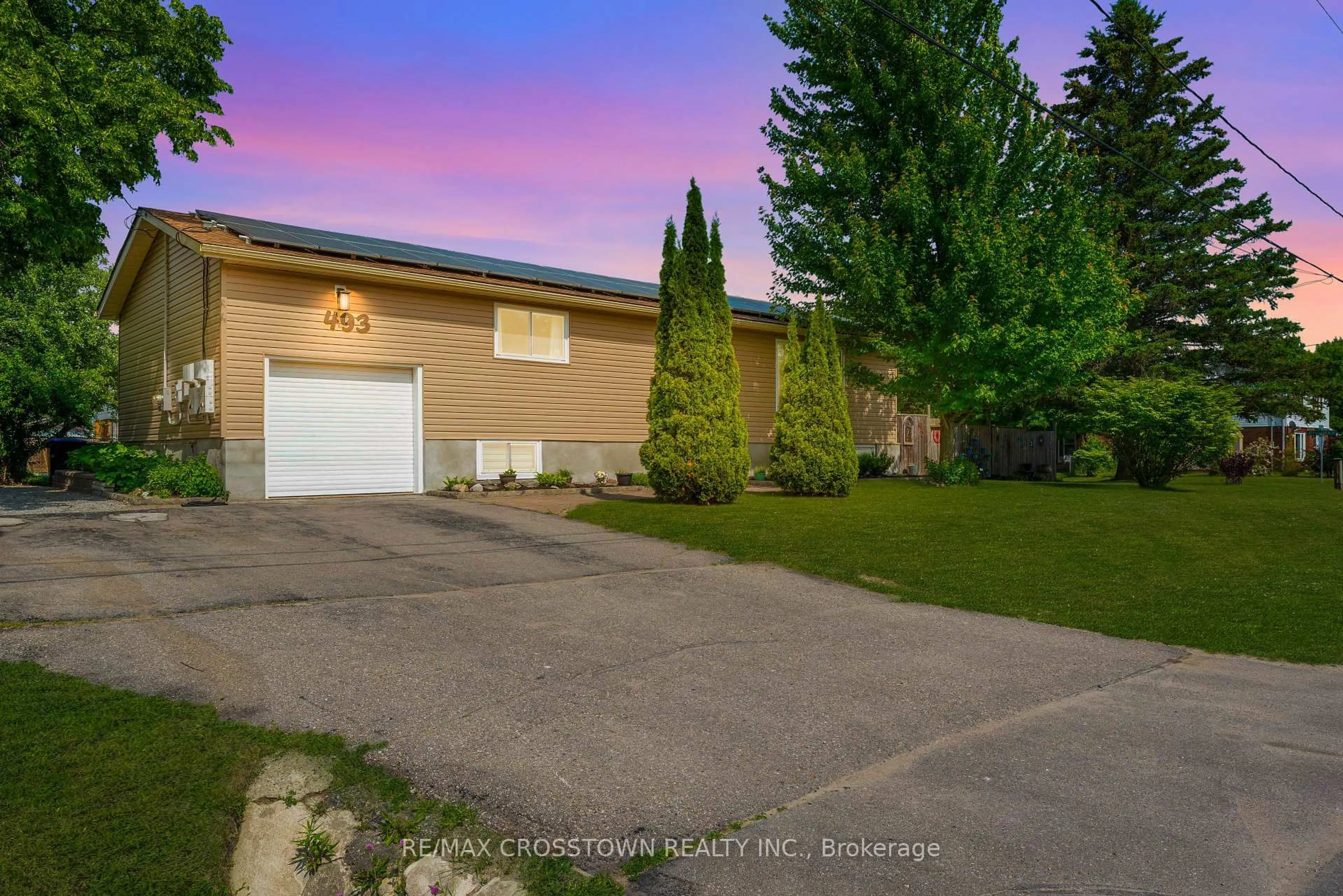 A pic from outside/outdoor area/front of a property/back of a property/a pic from drone, street for 493 7th Ave, Tay Ontario L0K 1R0
