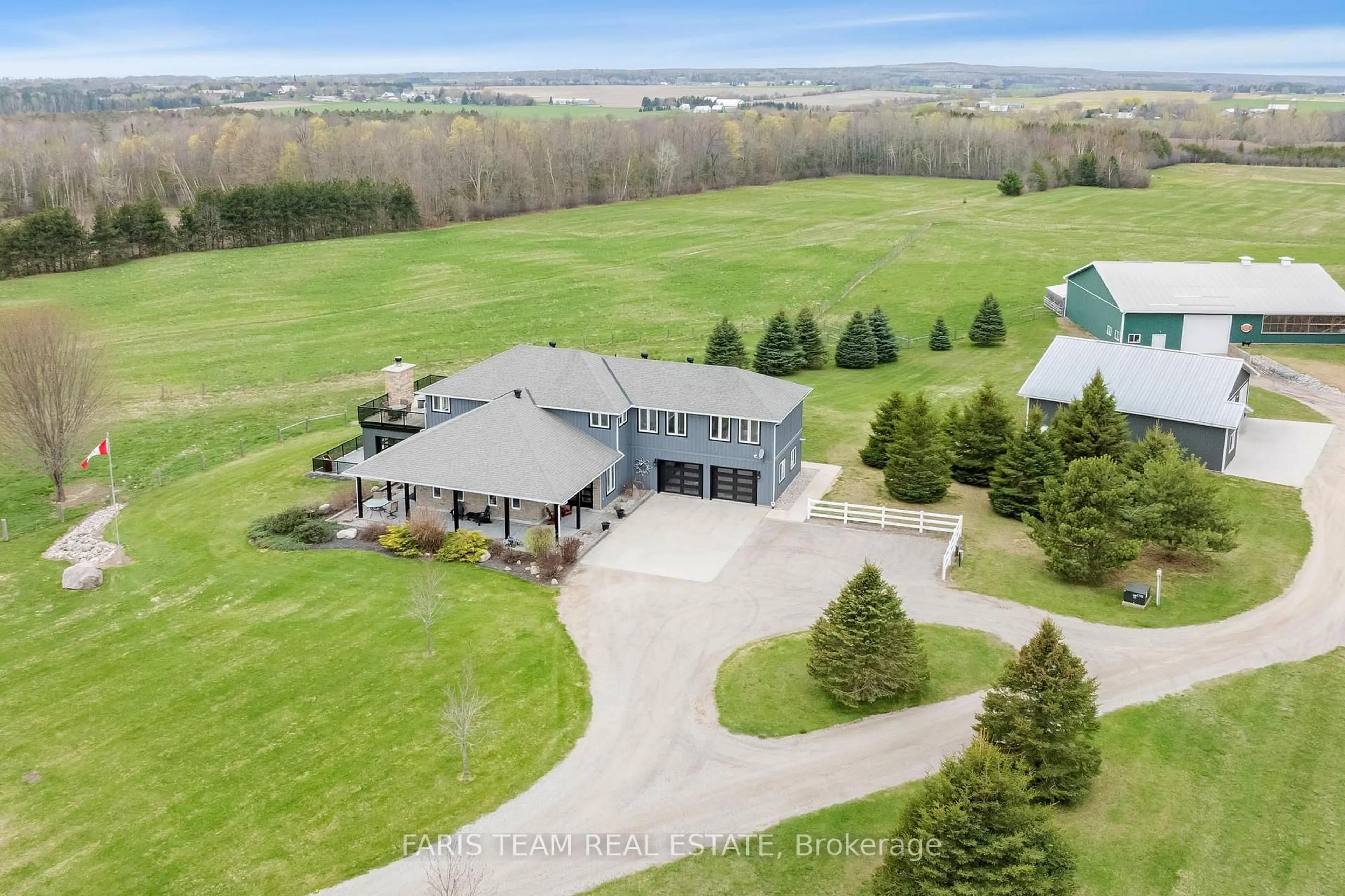 A pic from outside/outdoor area/front of a property/back of a property/a pic from drone, unknown for 130 Concession 15, Tiny Ontario L9M 0N8