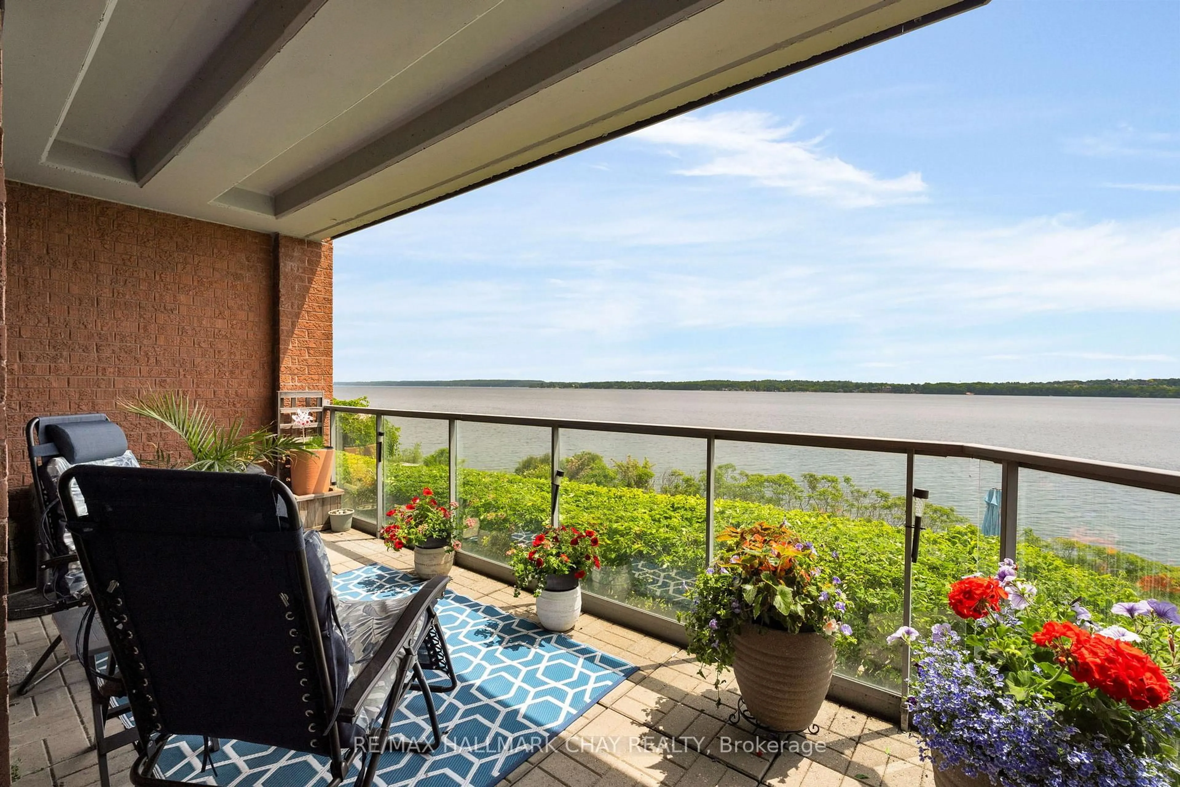 Patio, water/lake/river/ocean view for 21 Kempenfelt Dr #104, Barrie Ontario L4M 1B8