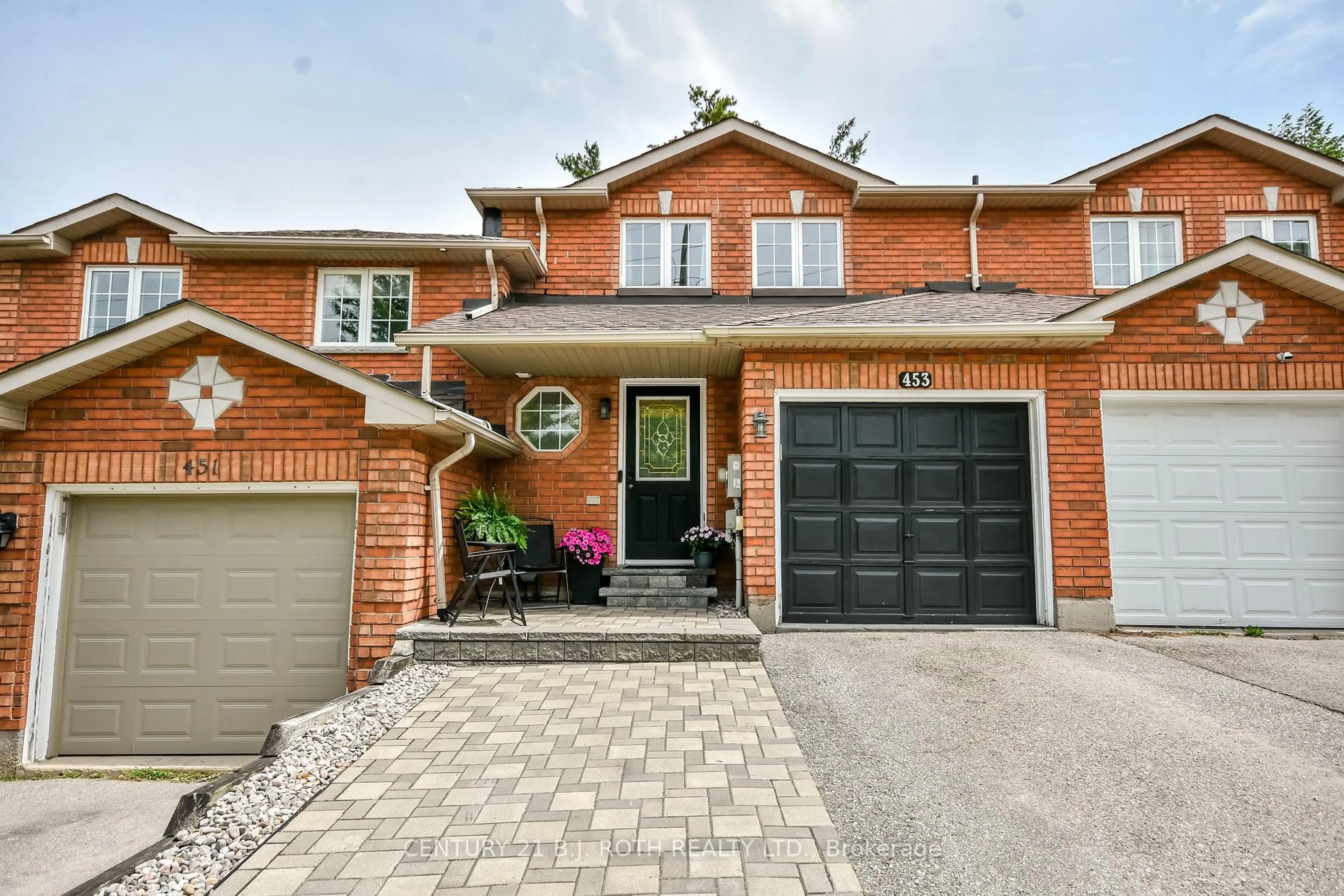Home with brick exterior material, street for 453 Ferndale Dr, Barrie Ontario L4N 0M1
