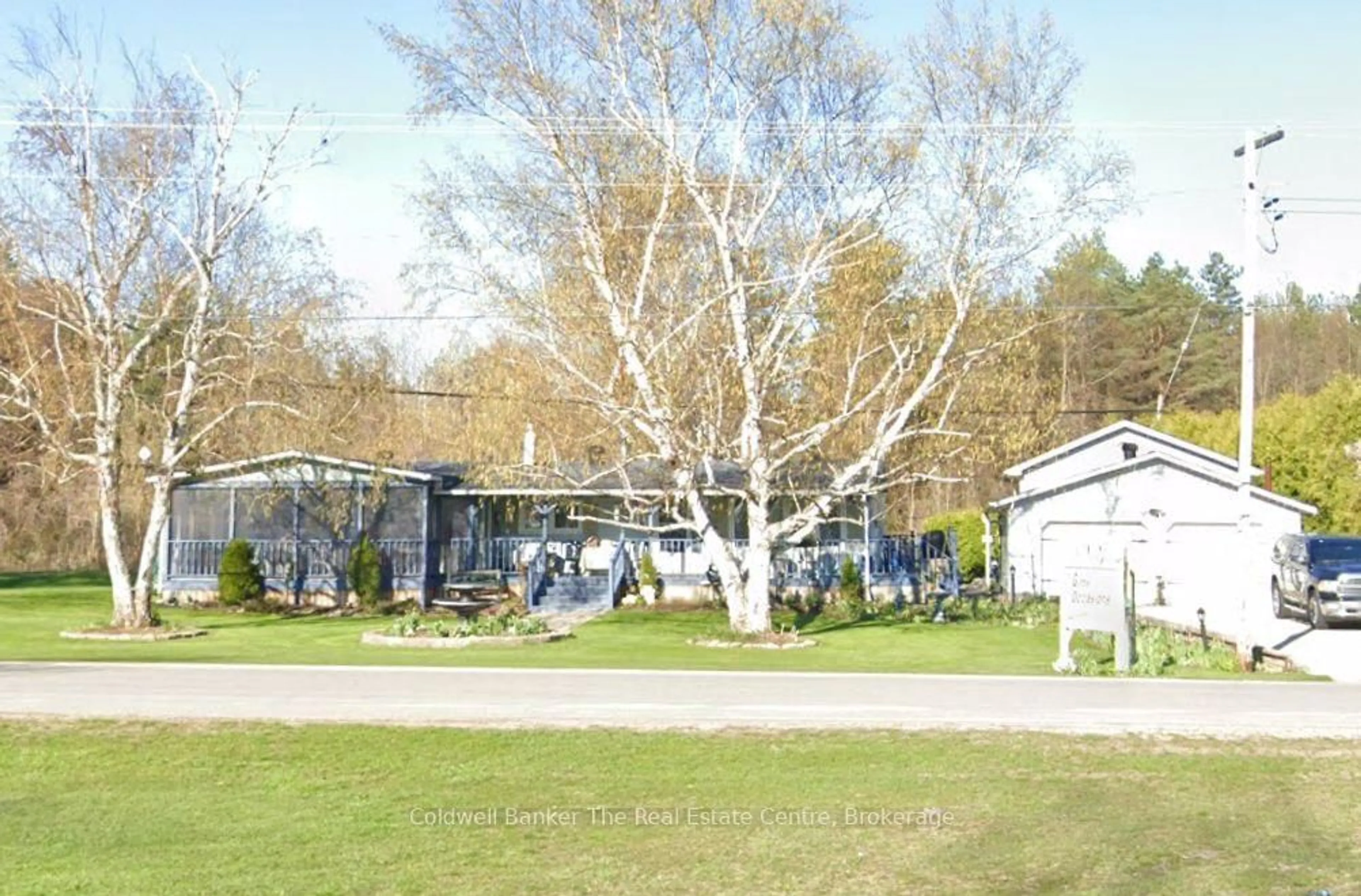 Patio, unknown for 3354 McCarthy Dr, Clearview Ontario L0M 1N0