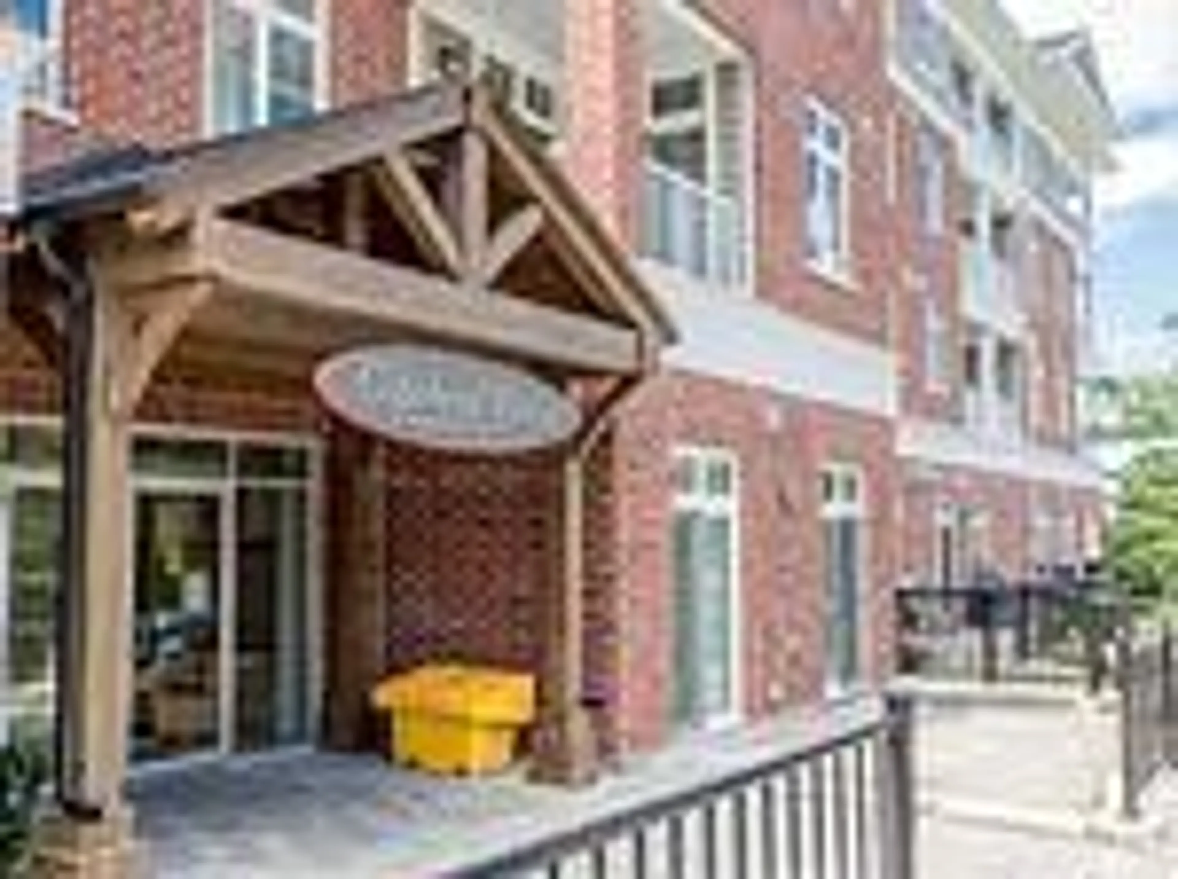 Patio, building for 40 Horseshoe Blvd #203, Oro-Medonte Ontario L4M 4Y8
