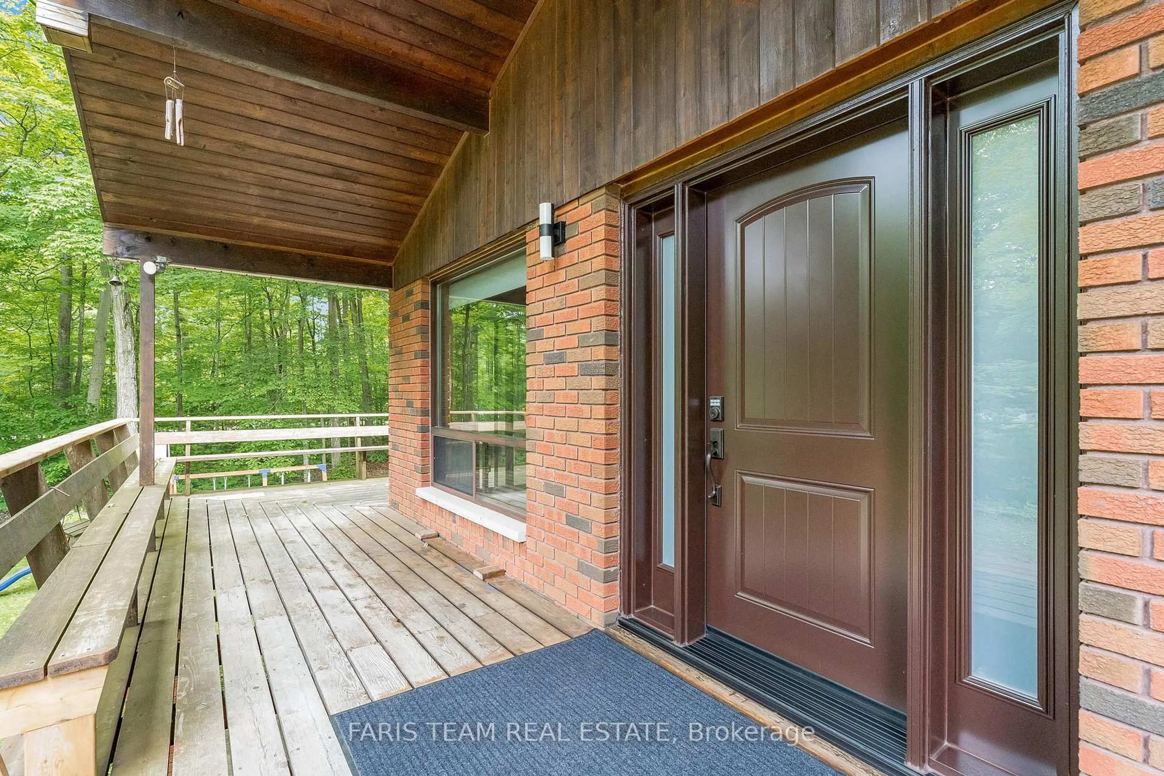 Indoor entryway for 8 Celestine Crt, Tiny Ontario L9M 0H3