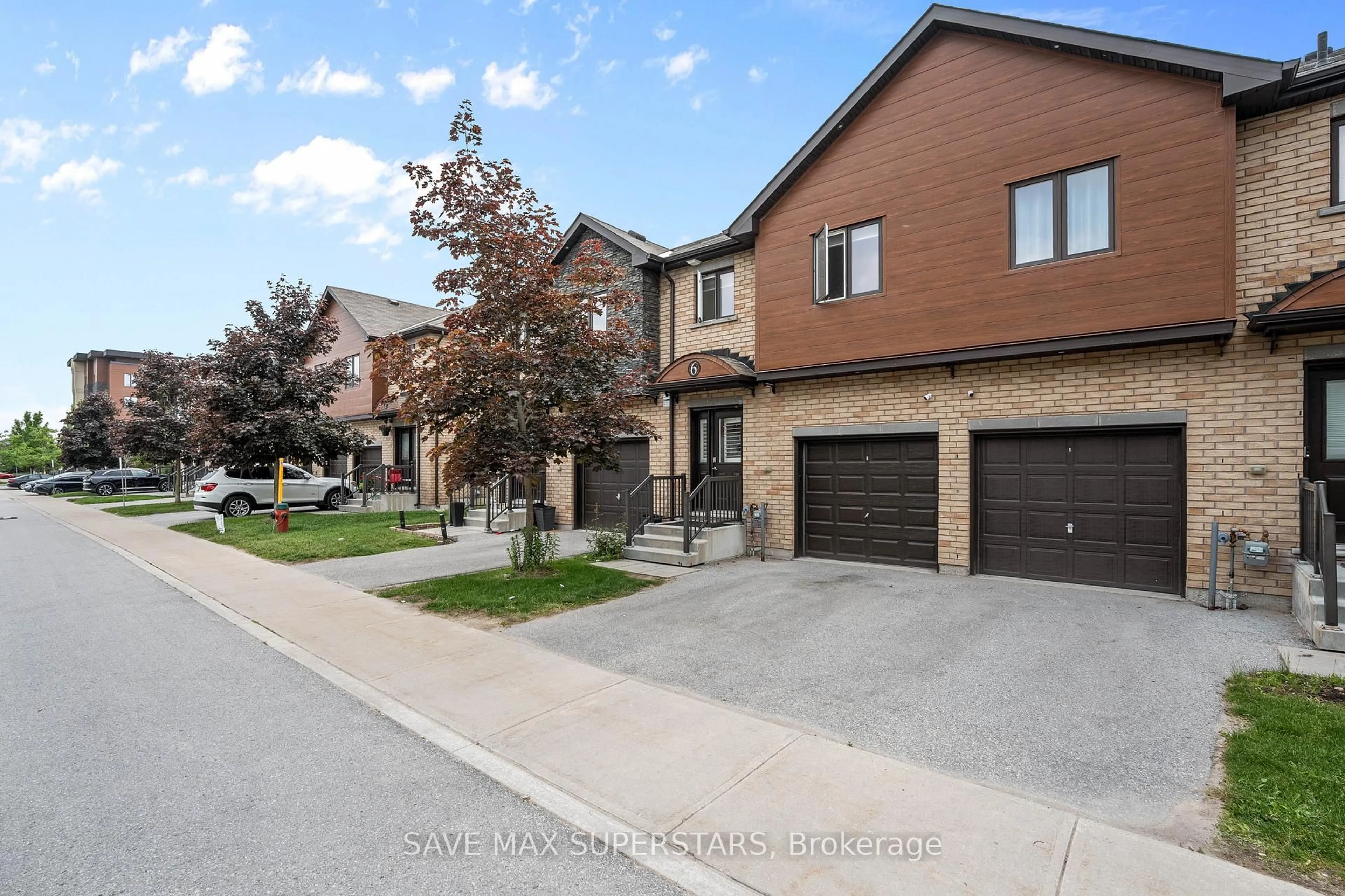 Home with brick exterior material, street for 29 MADELAINE Dr #6, Barrie Ontario L9J 0G8