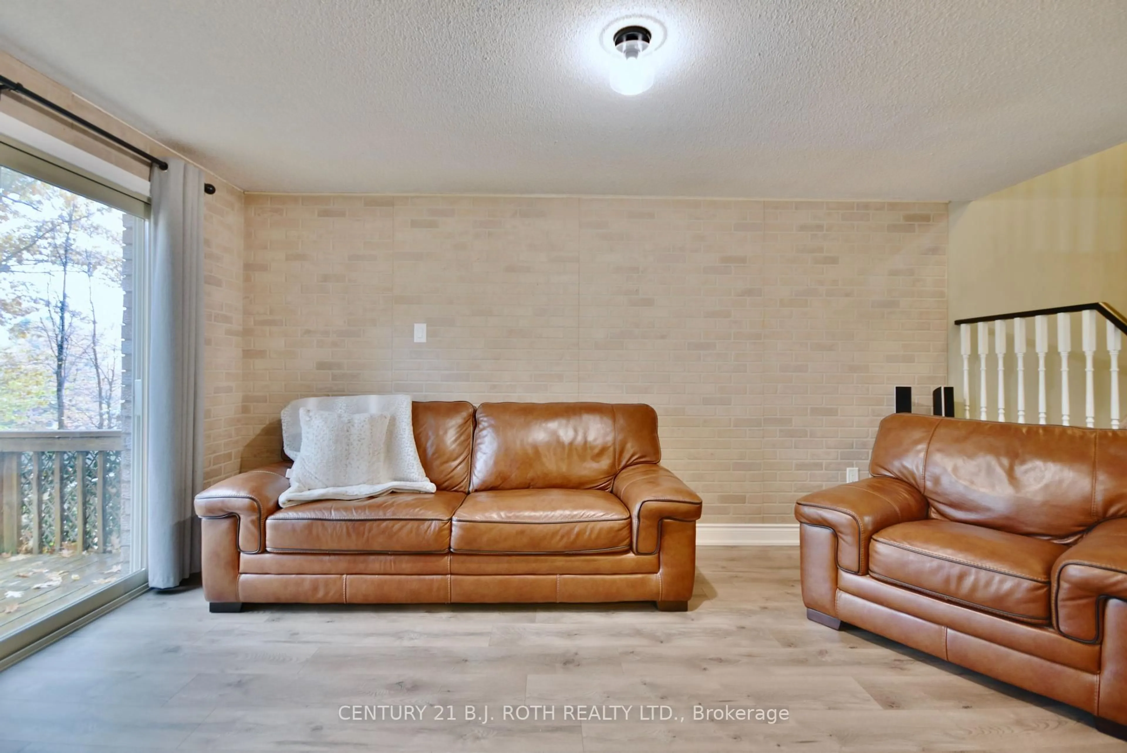 Living room with furniture, unknown for 11 Pheasant Tr, Barrie Ontario L4N 6W4