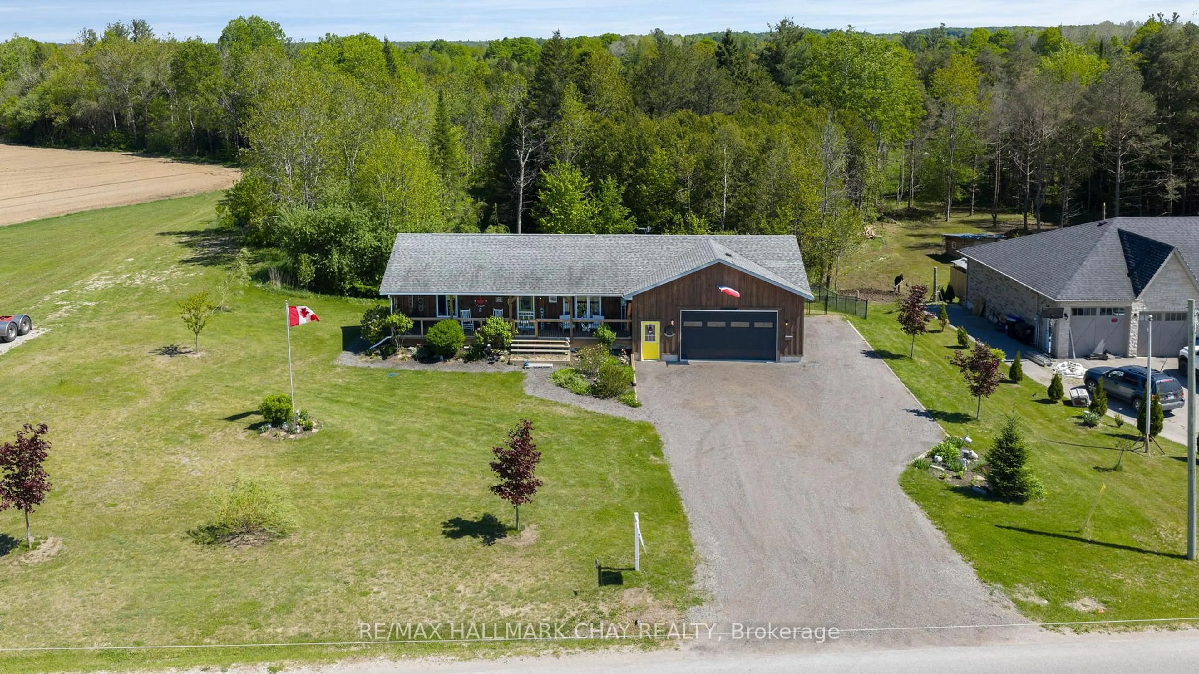 A pic from outside/outdoor area/front of a property/back of a property/a pic from drone, unknown for 4193 Hogback Rd, Clearview Ontario L0M 1K0