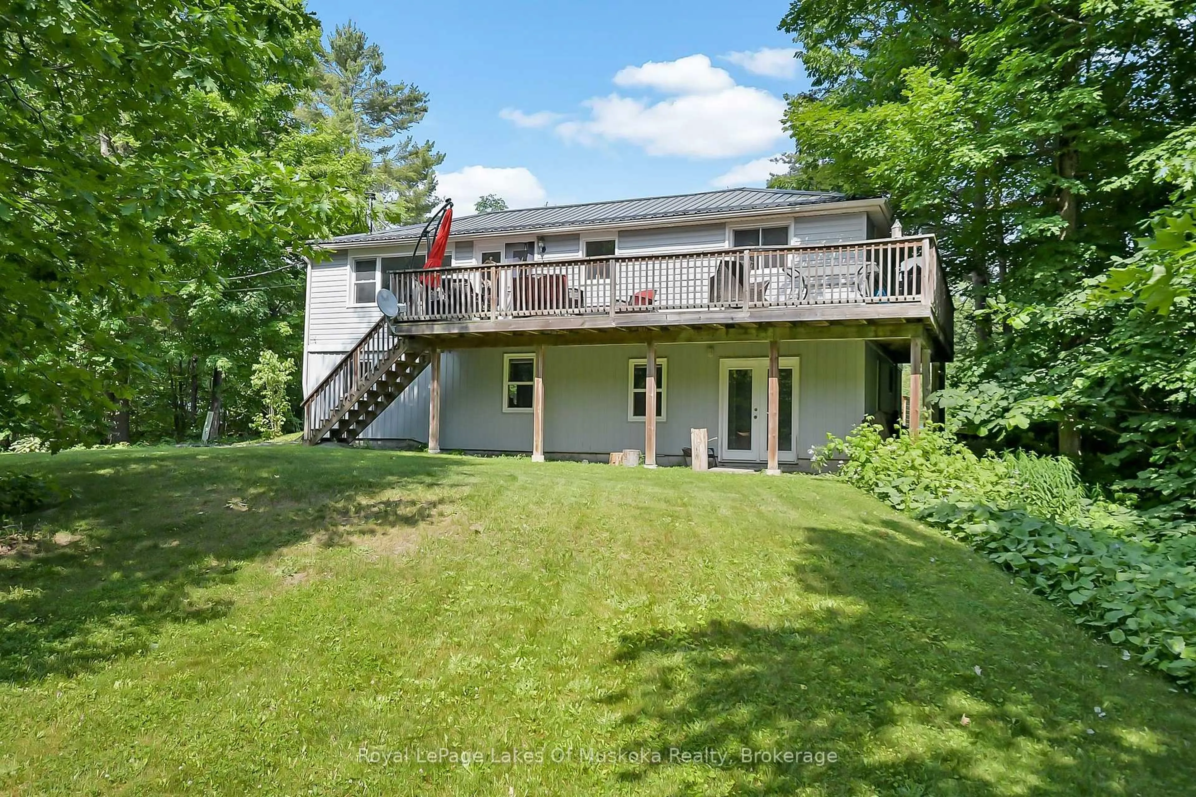 A pic from outside/outdoor area/front of a property/back of a property/a pic from drone, water/lake/river/ocean view for 7519 East River Rd, Ramara Ontario L0K 2B0
