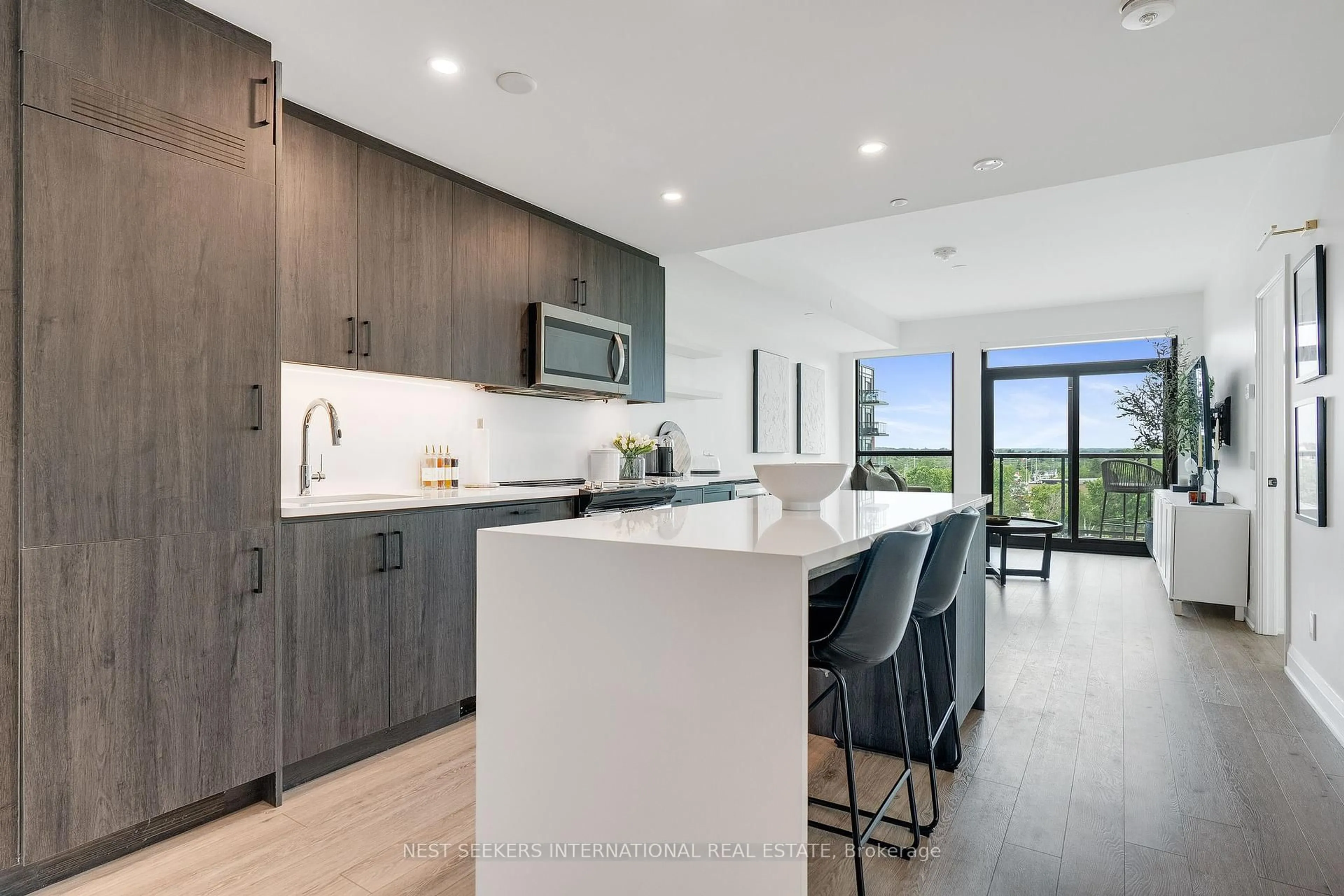 Open concept kitchen, unknown for 681 Yonge St #404, Barrie Ontario L4N 4E8